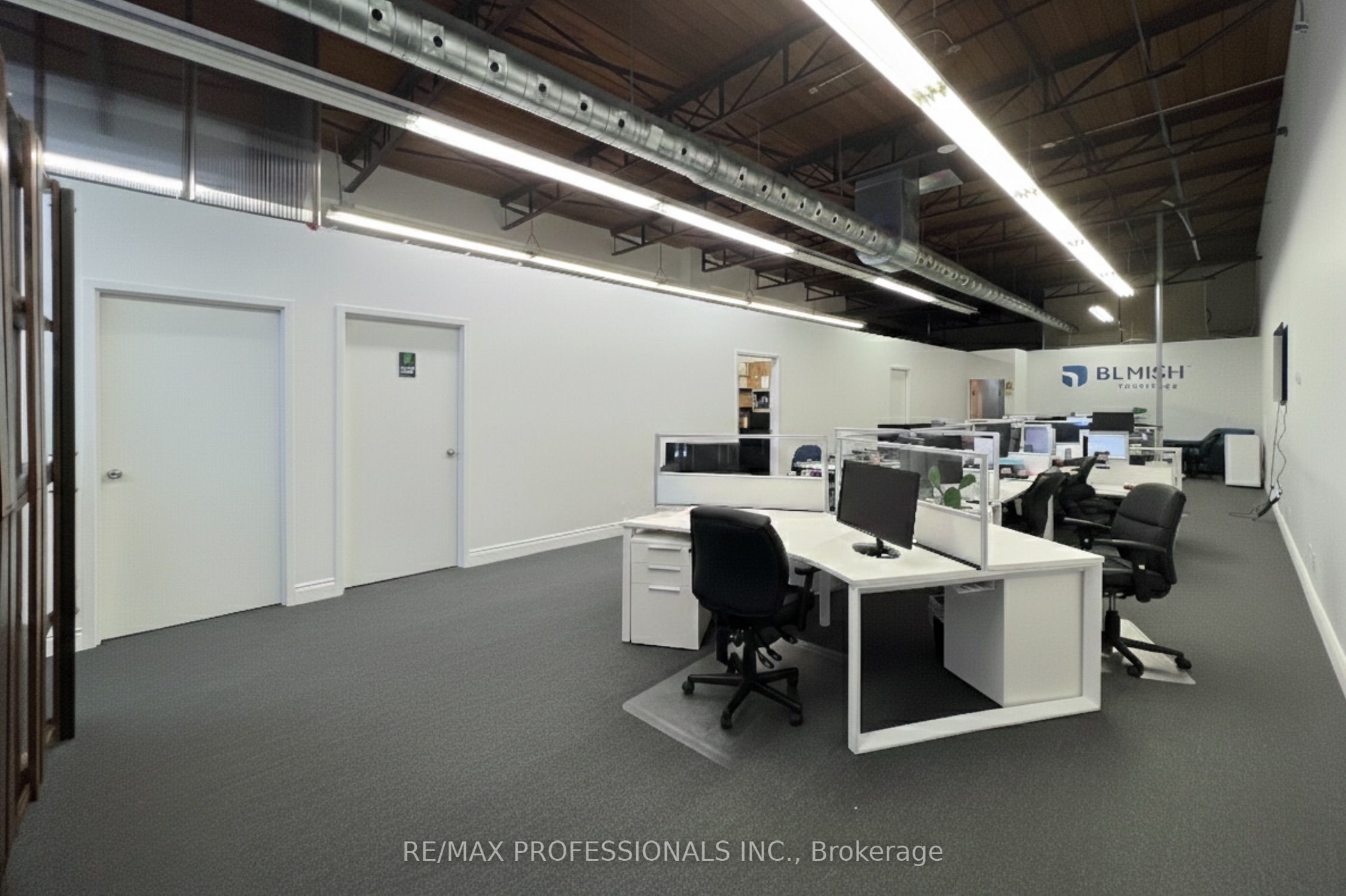130 North Queen Street Property Photo 7