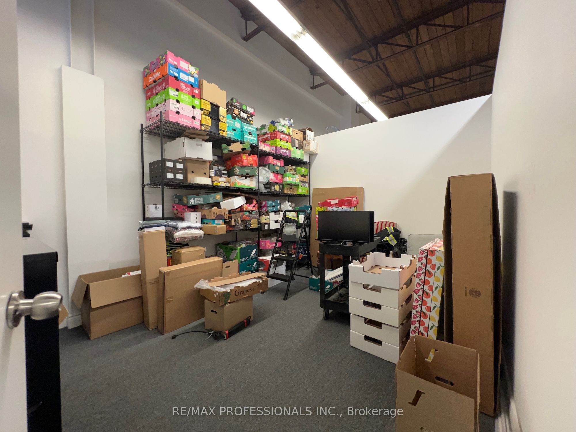 130 North Queen Street Property Photo 9