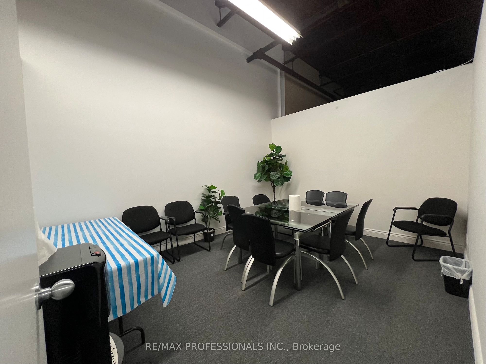 130 North Queen Street Property Photo 11
