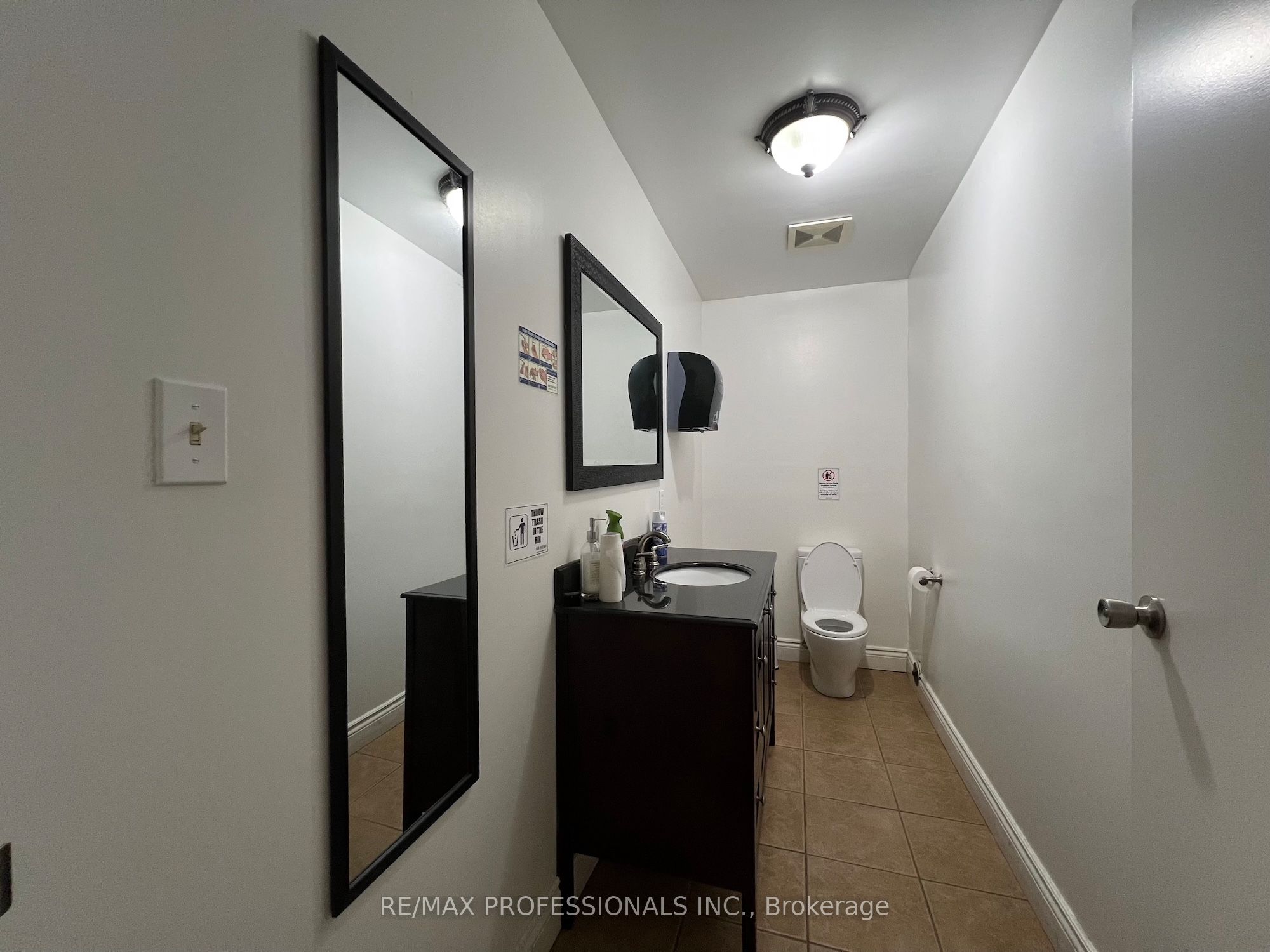 130 North Queen Street Property Photo 15