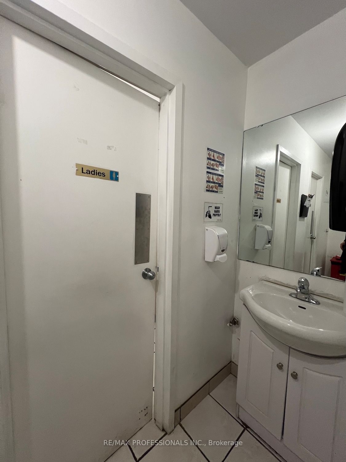 130 North Queen Street Property Photo 17