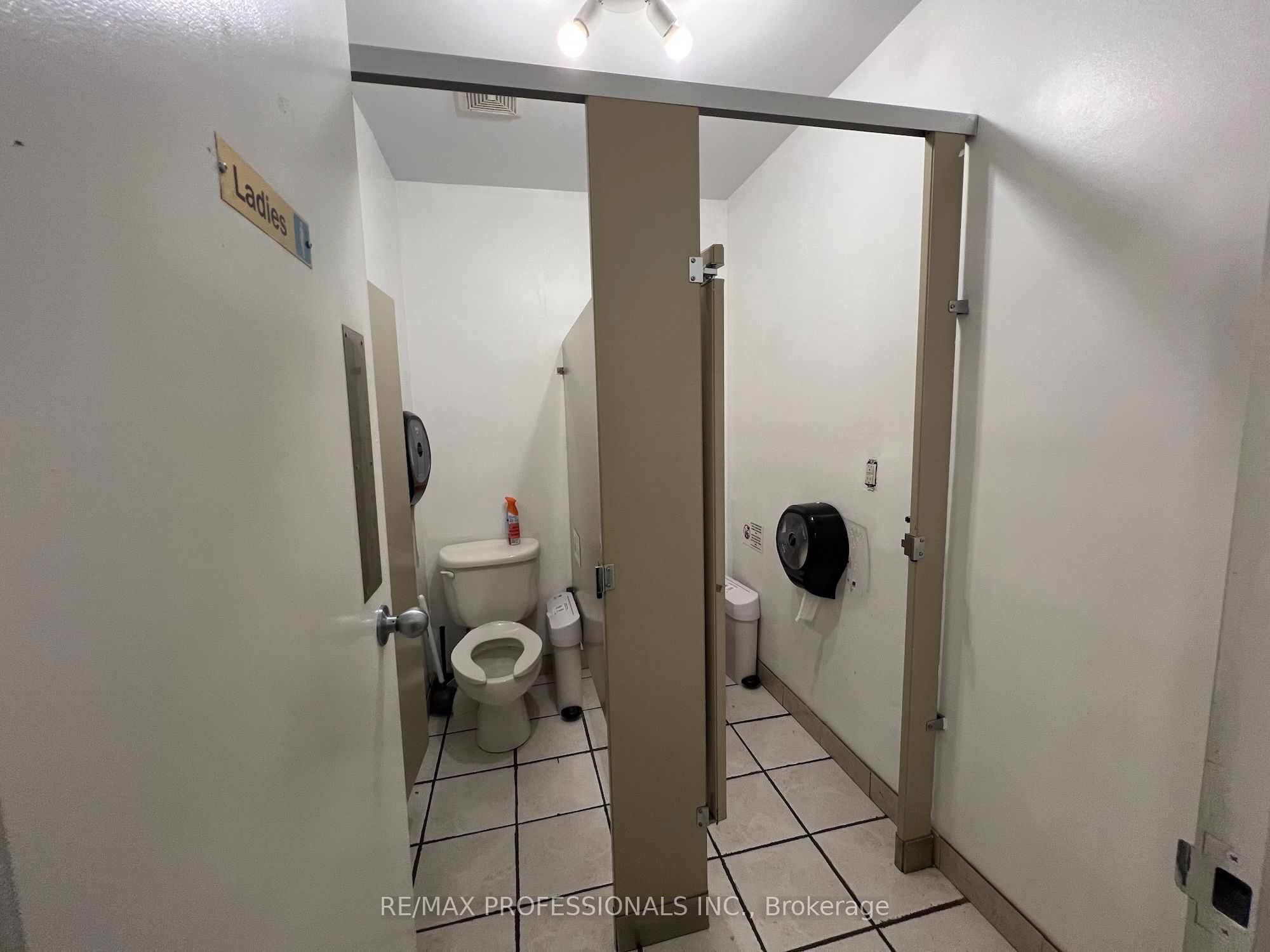 130 North Queen Street Property Photo 18