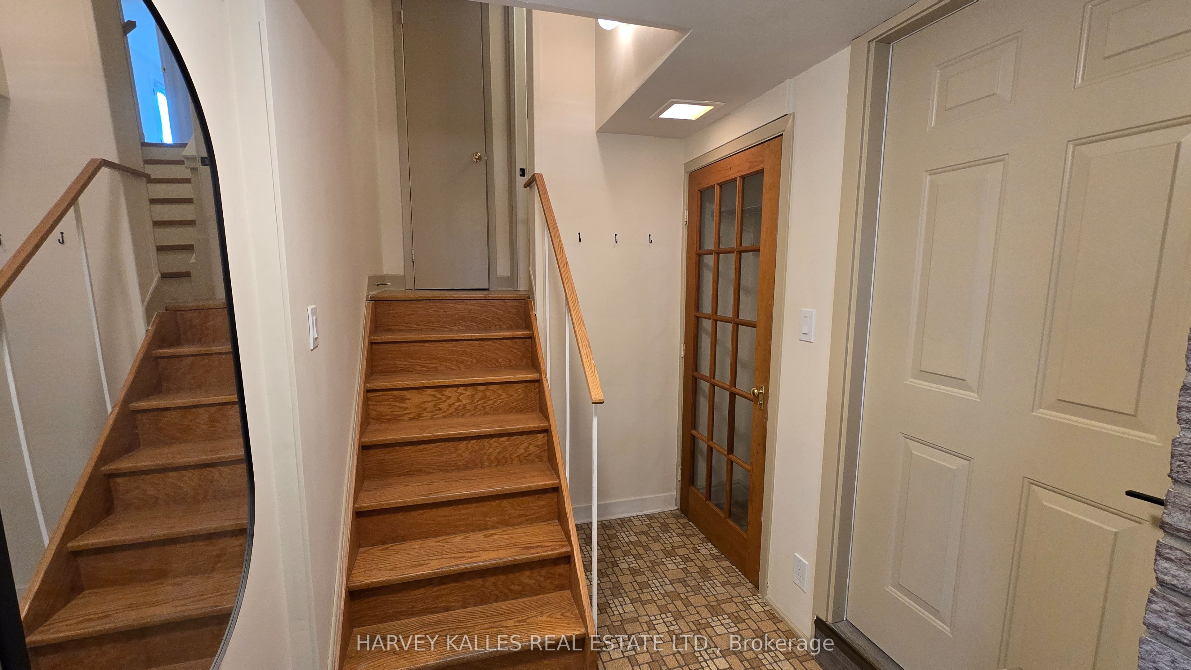 279 Cornelius Parkway Upper Property Photo 4