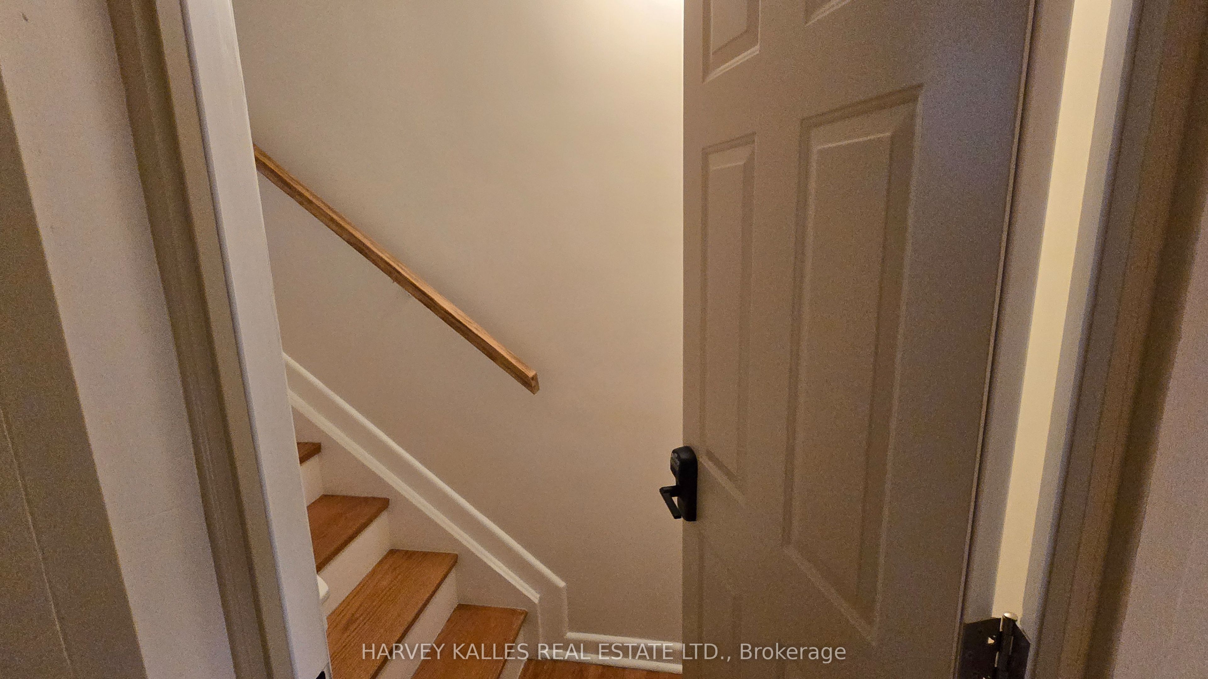 279 Cornelius Parkway Upper Property Photo 8