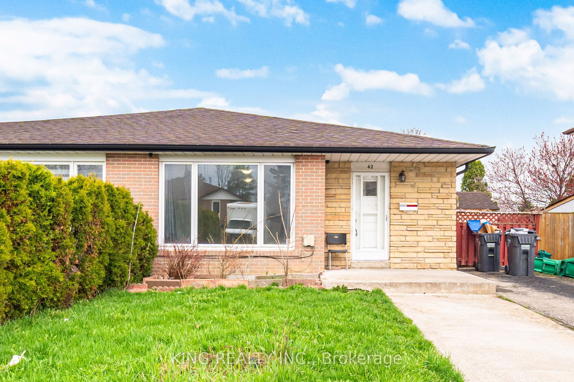 42 Flamingo Crescent Property Photo 1