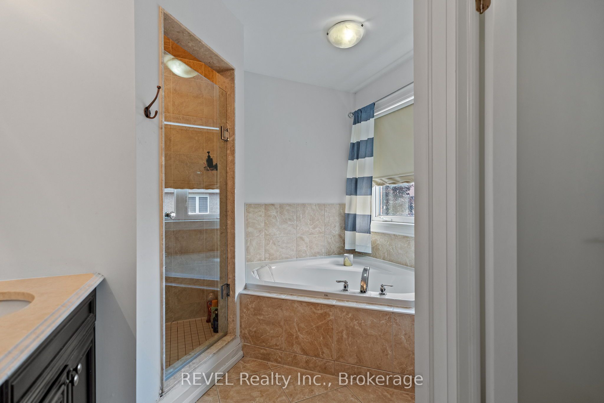 401 Schreyer Crescent Property Photo 32