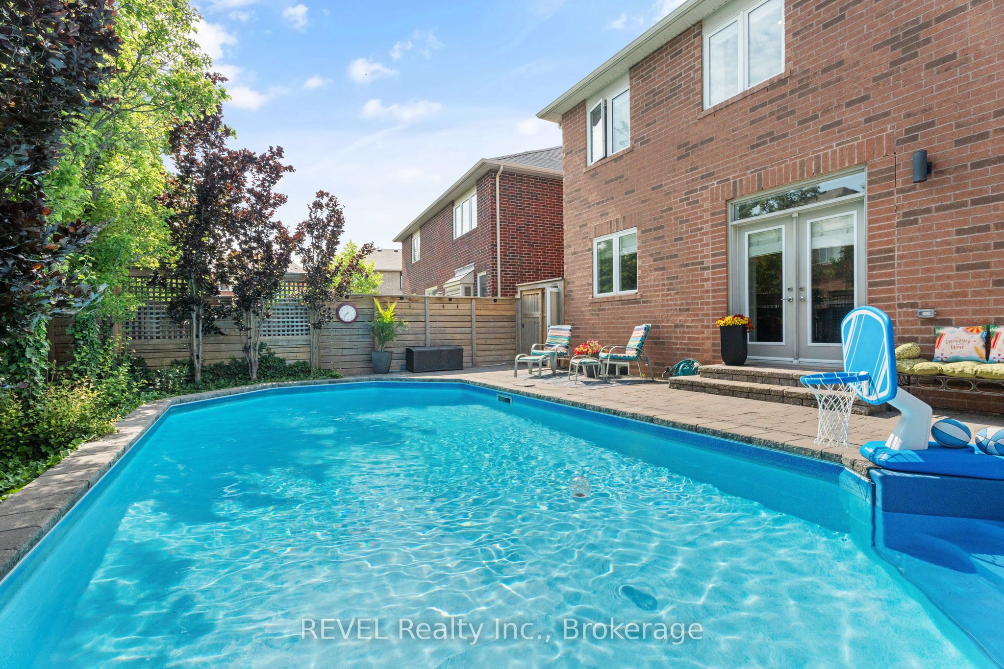 401 Schreyer Crescent Property Photo 38