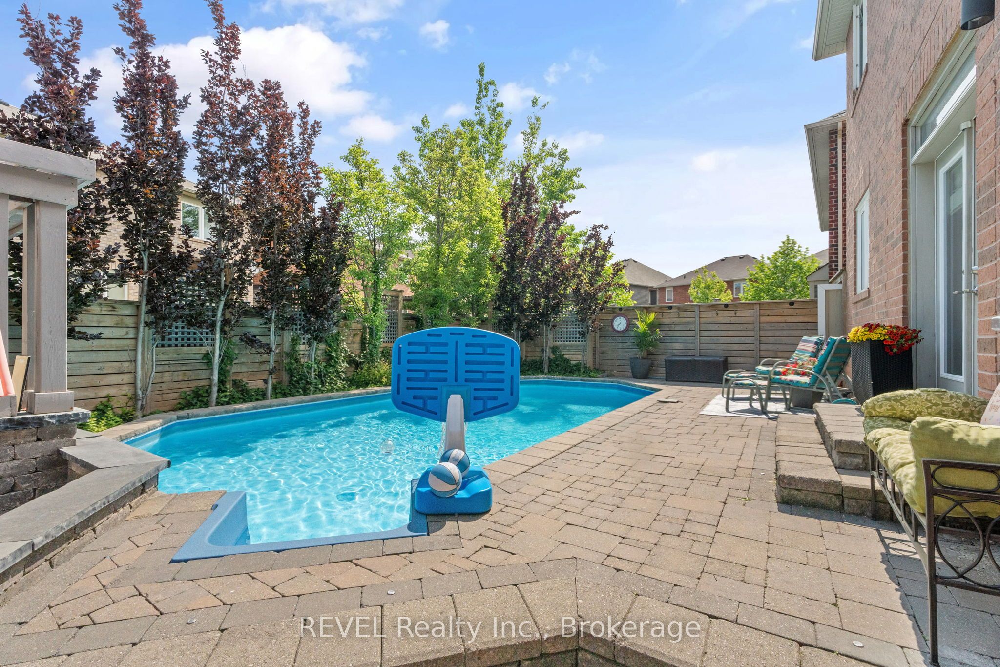 401 Schreyer Crescent Property Photo 39