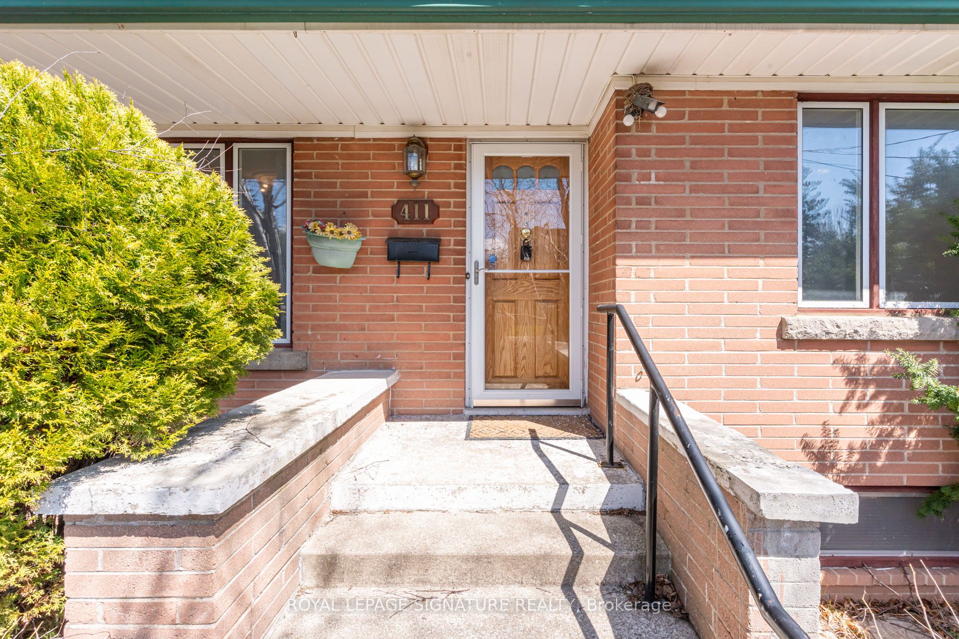411 Maplehurst Avenue Property Photo 2