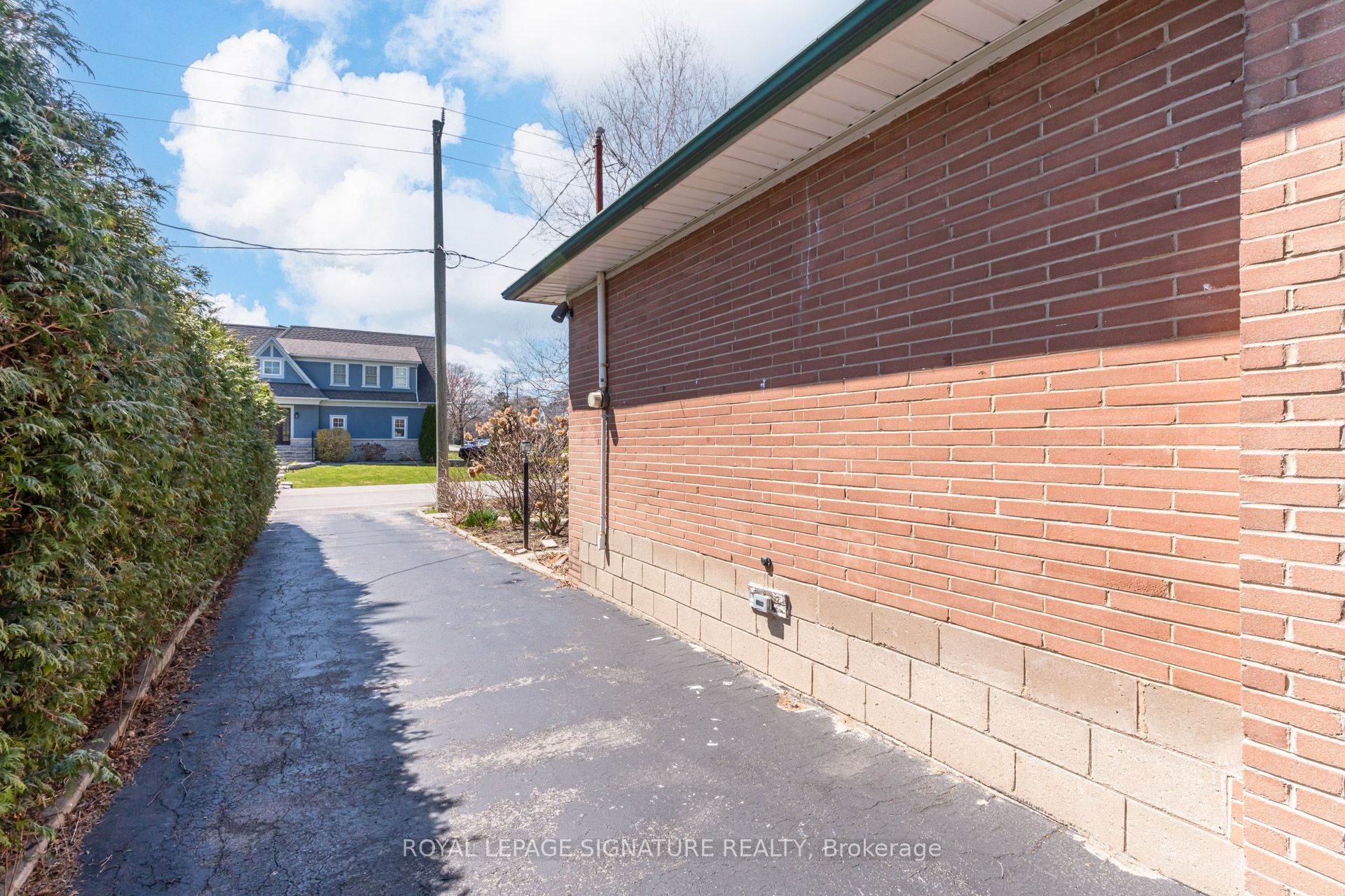 411 Maplehurst Avenue Property Photo 4