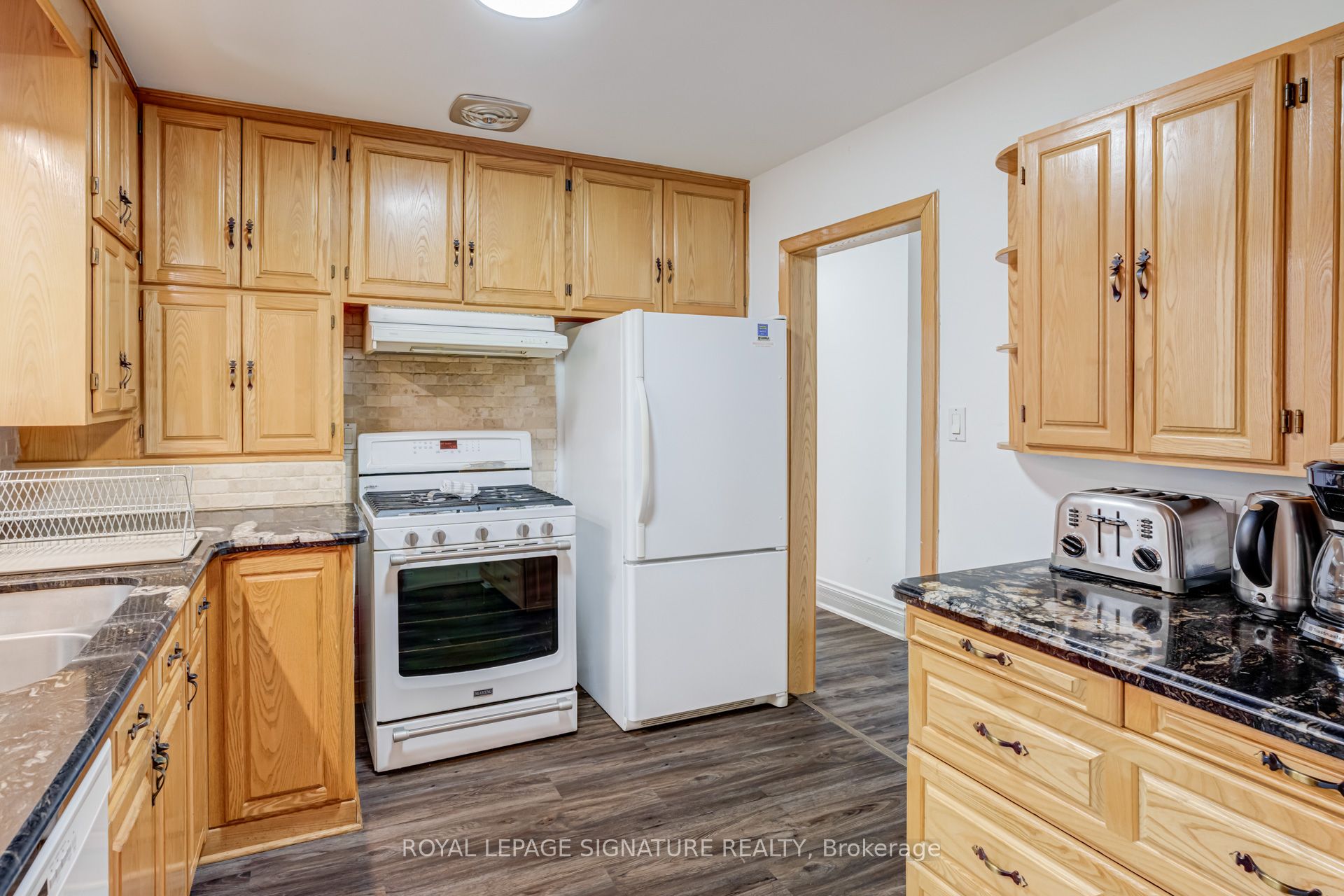 411 Maplehurst Avenue Property Photo 10