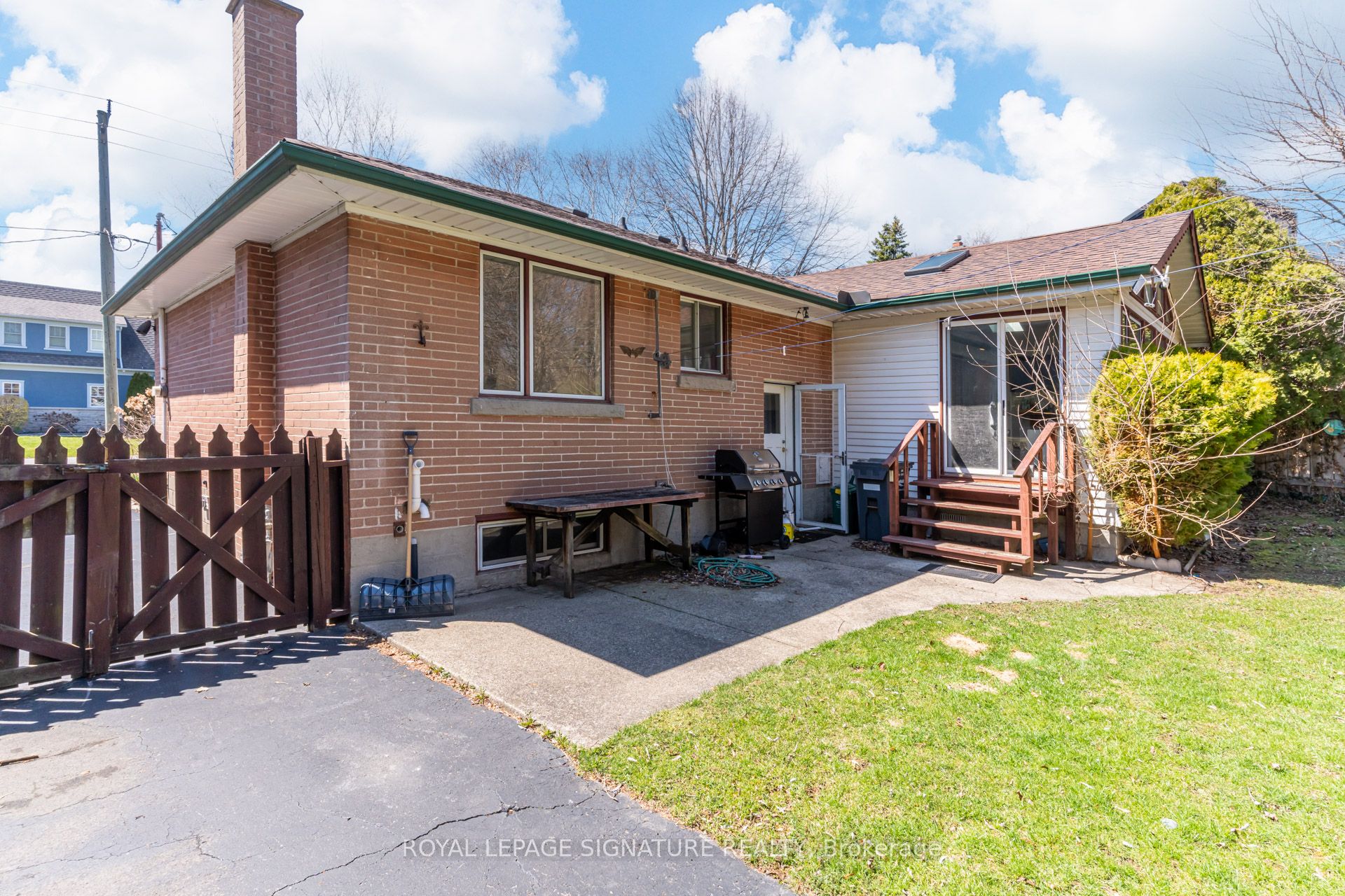 411 Maplehurst Avenue Property Photo 21