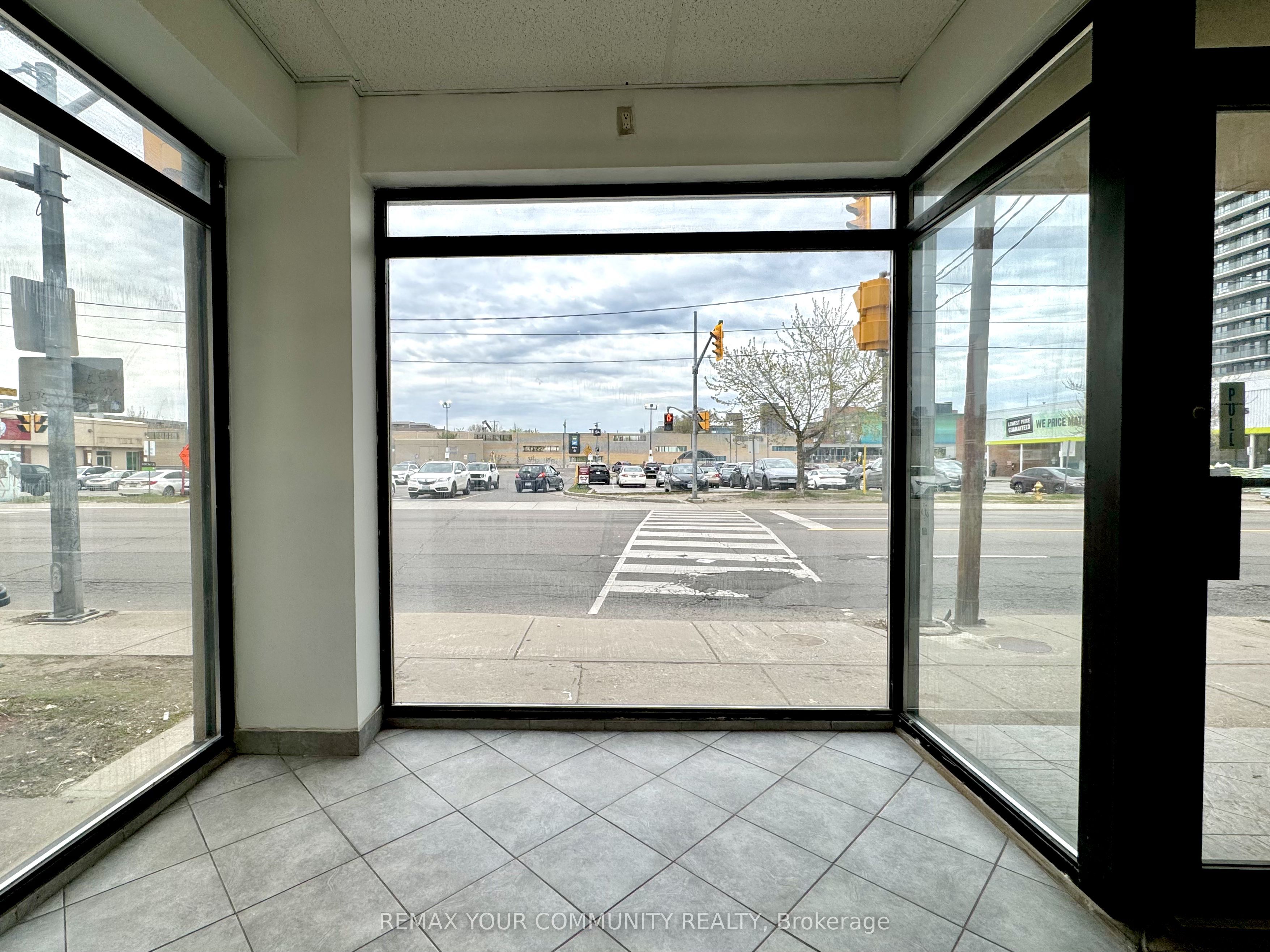 2417 Dundas Street W Main Property Photo 2