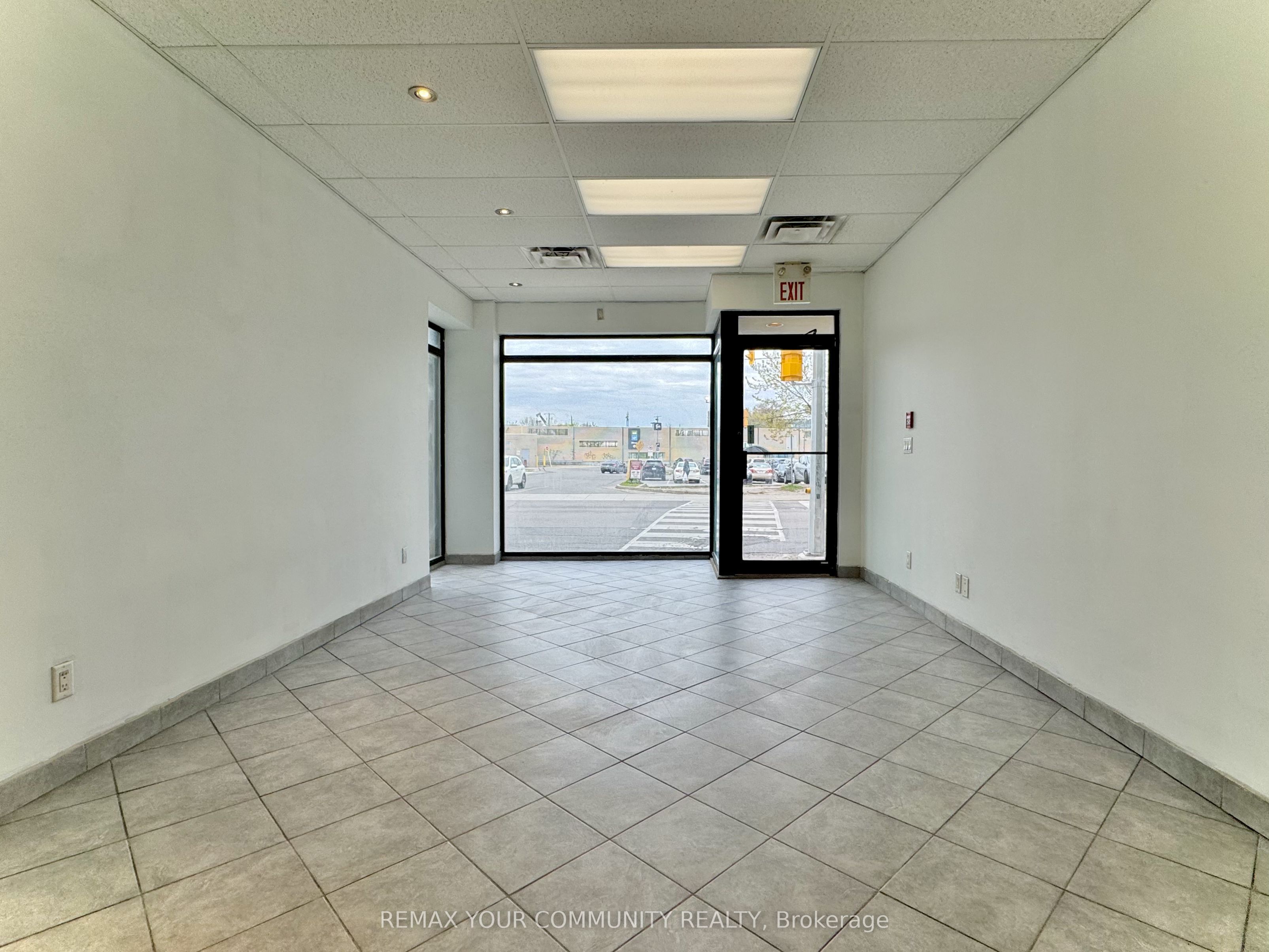 2417 Dundas Street W Main Property Photo 6