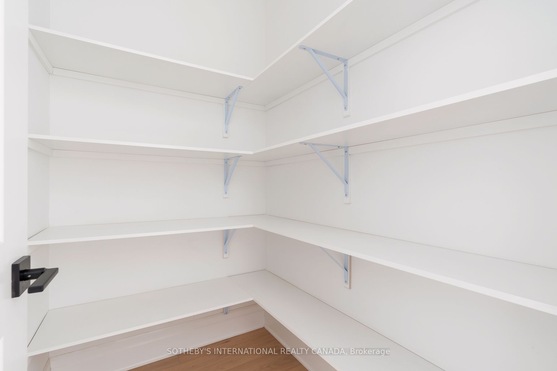 1556 Cookman Drive Property Photo 14