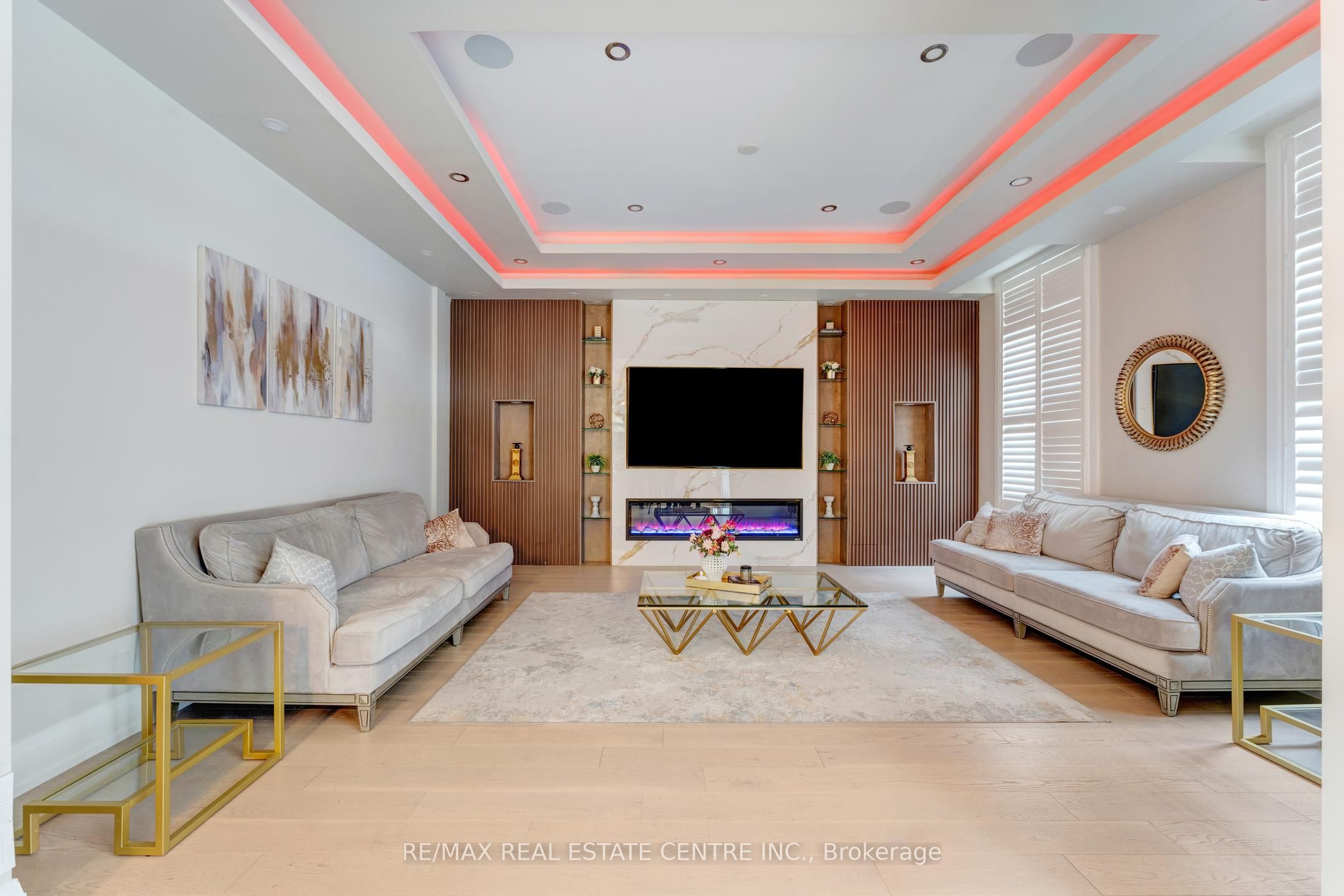 252 Paisley Boulevard W Property Photo 6