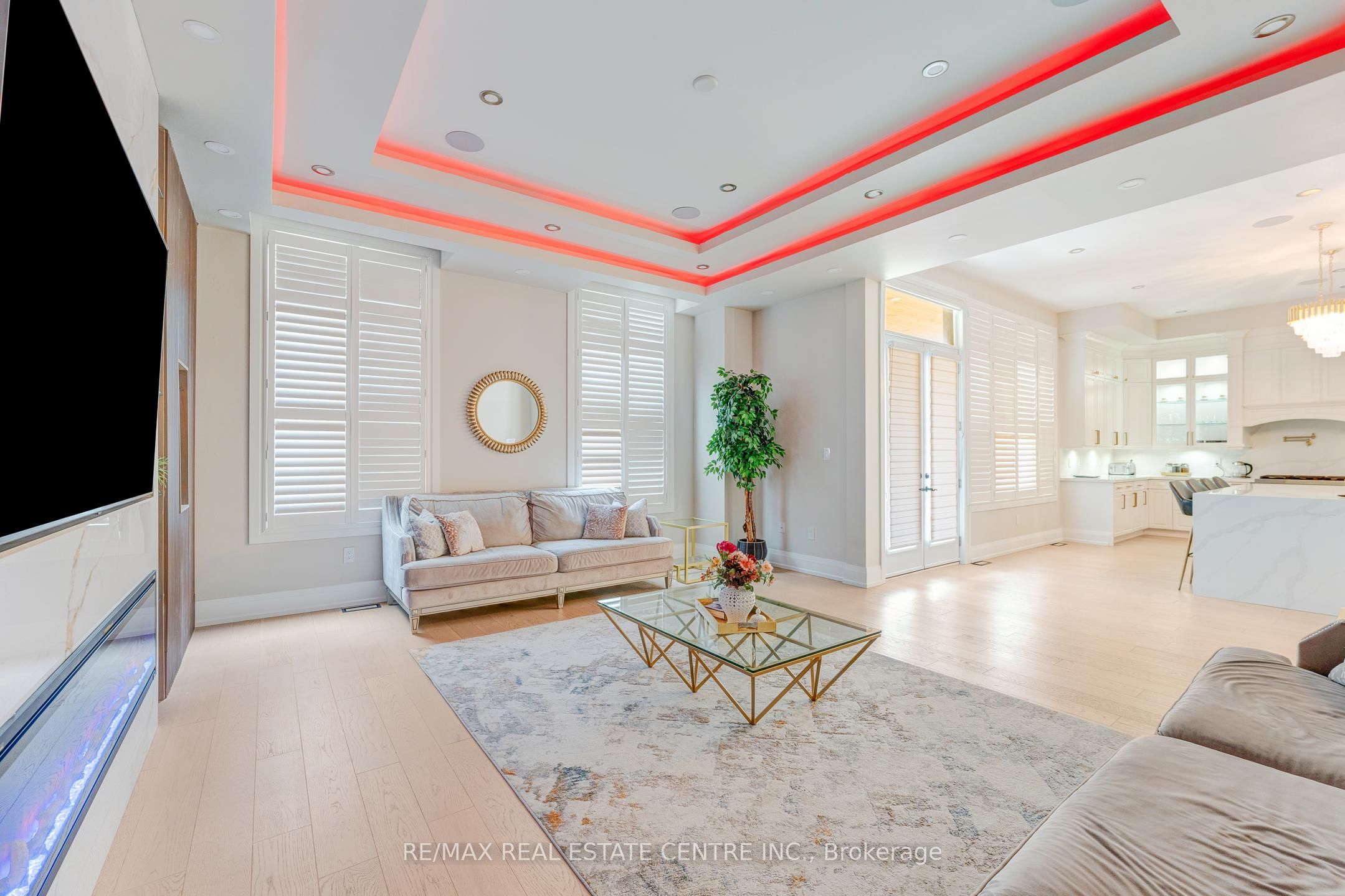 252 Paisley Boulevard W Property Photo 7