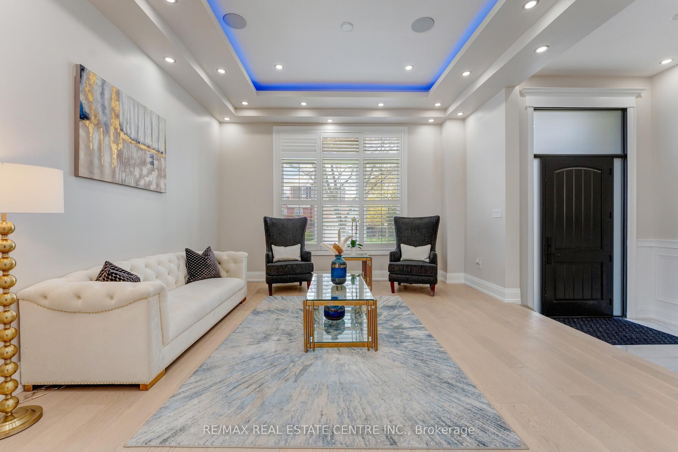 252 Paisley Boulevard W Property Photo 8