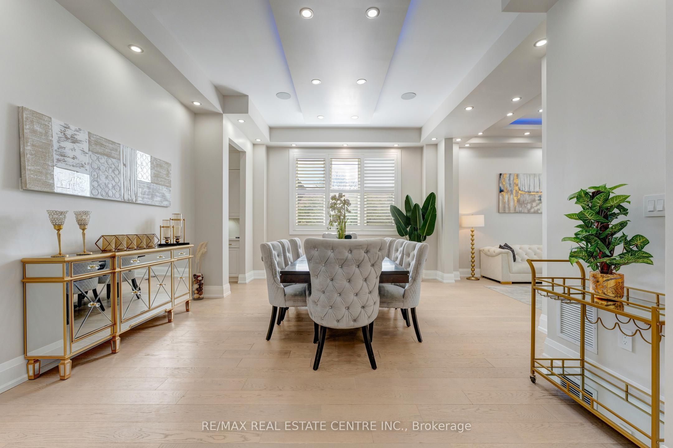 252 Paisley Boulevard W Property Photo 9