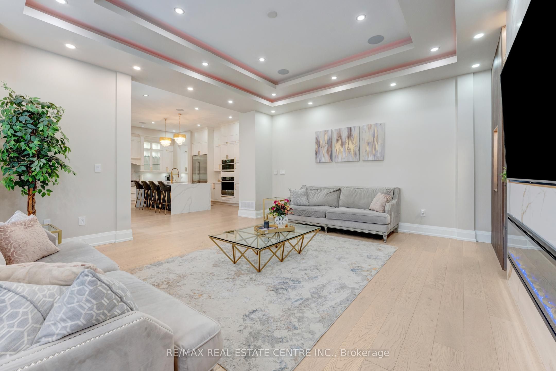 252 Paisley Boulevard W Property Photo 12