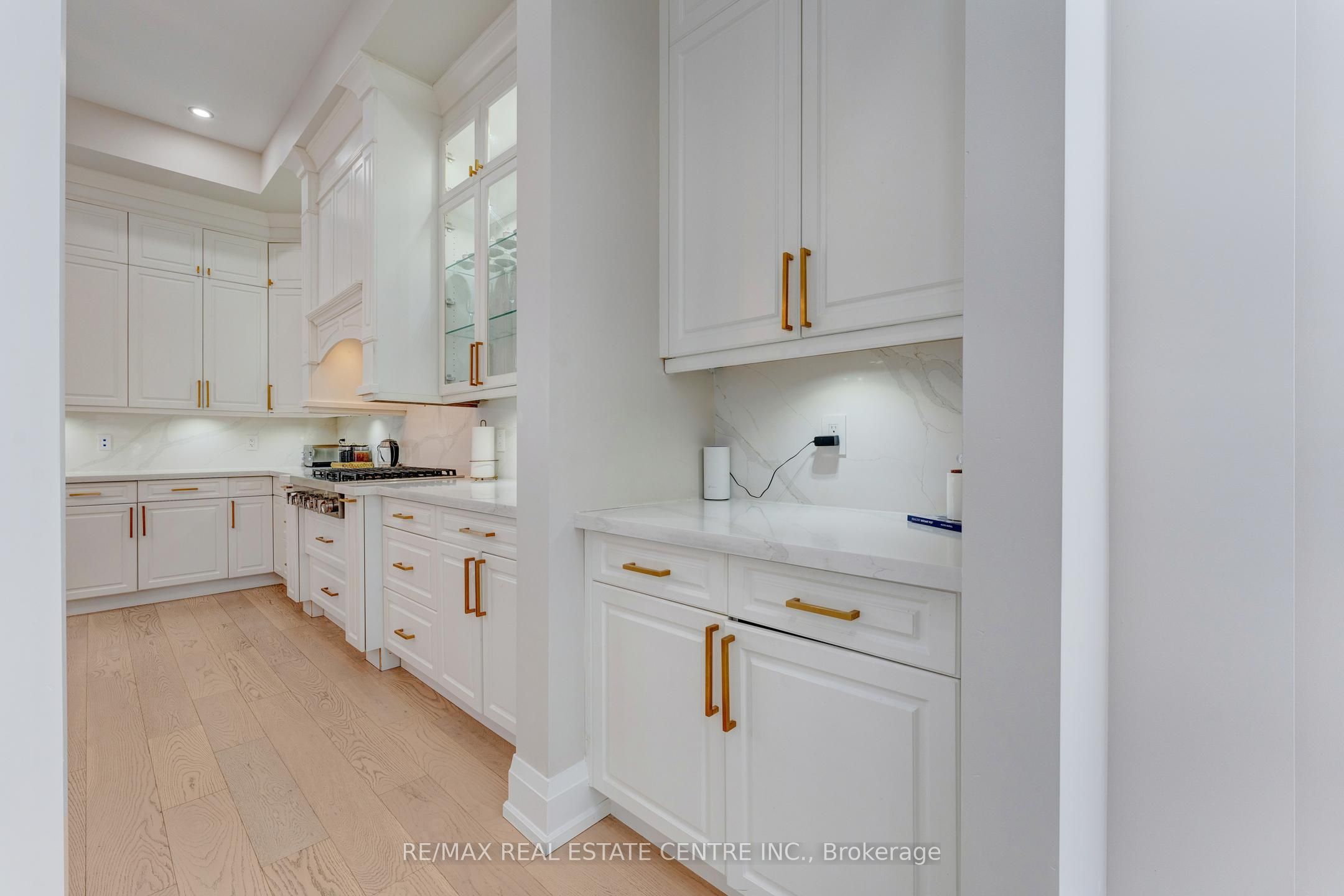 252 Paisley Boulevard W Property Photo 17