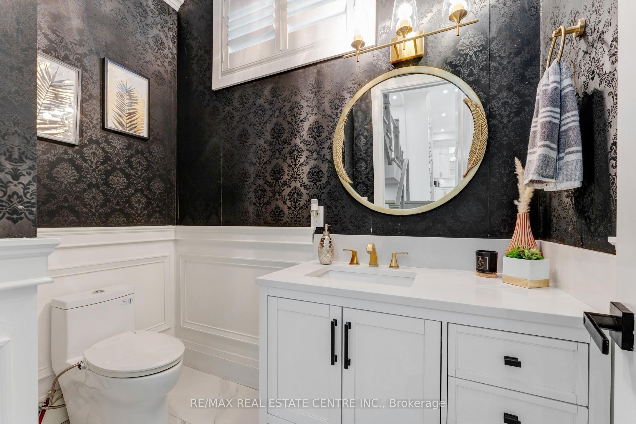 252 Paisley Boulevard W Property Photo 21