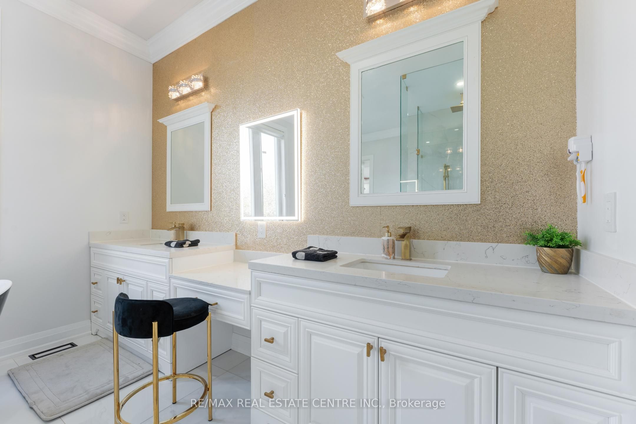 252 Paisley Boulevard W Property Photo 26