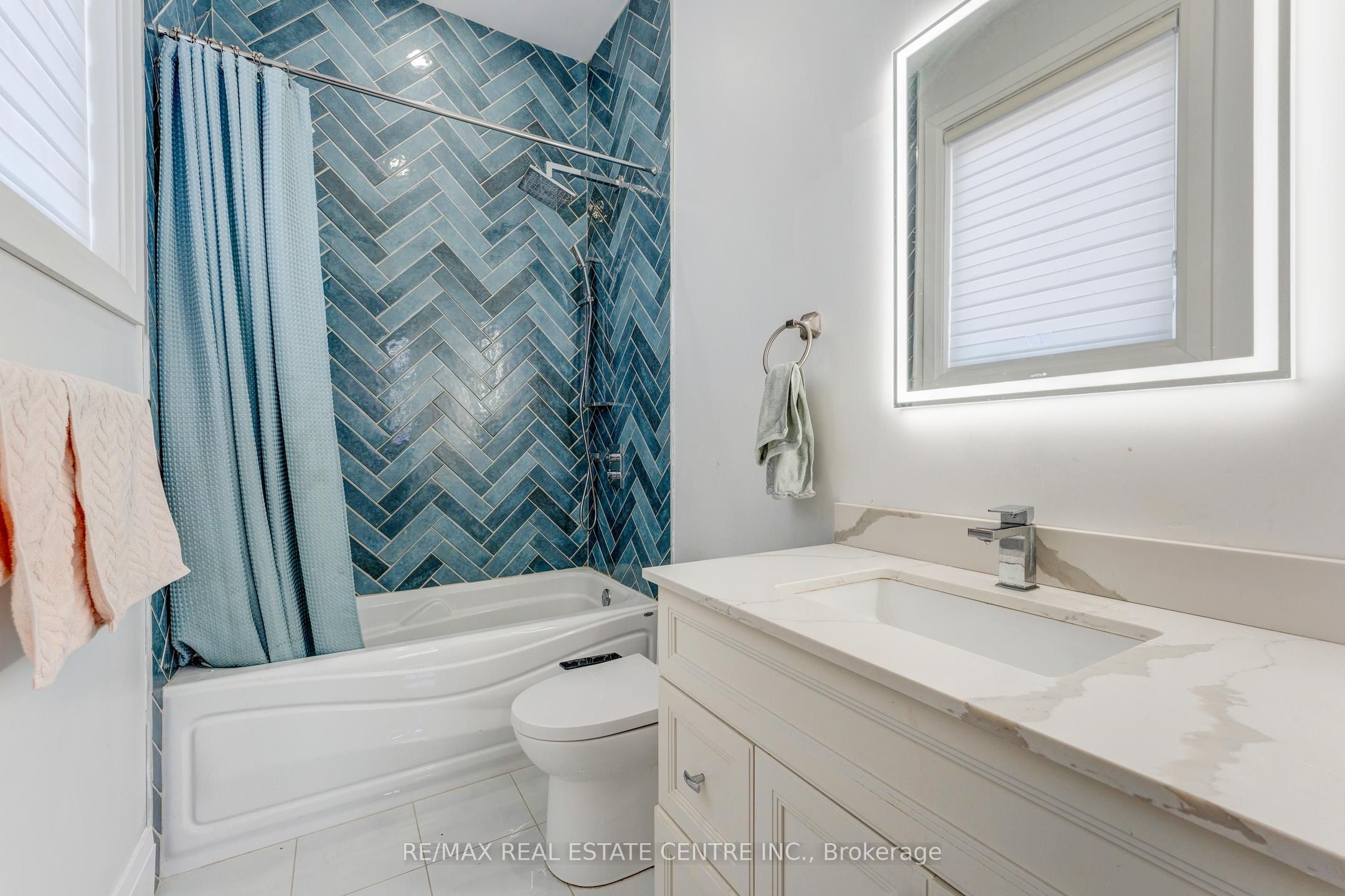 252 Paisley Boulevard W Property Photo 29
