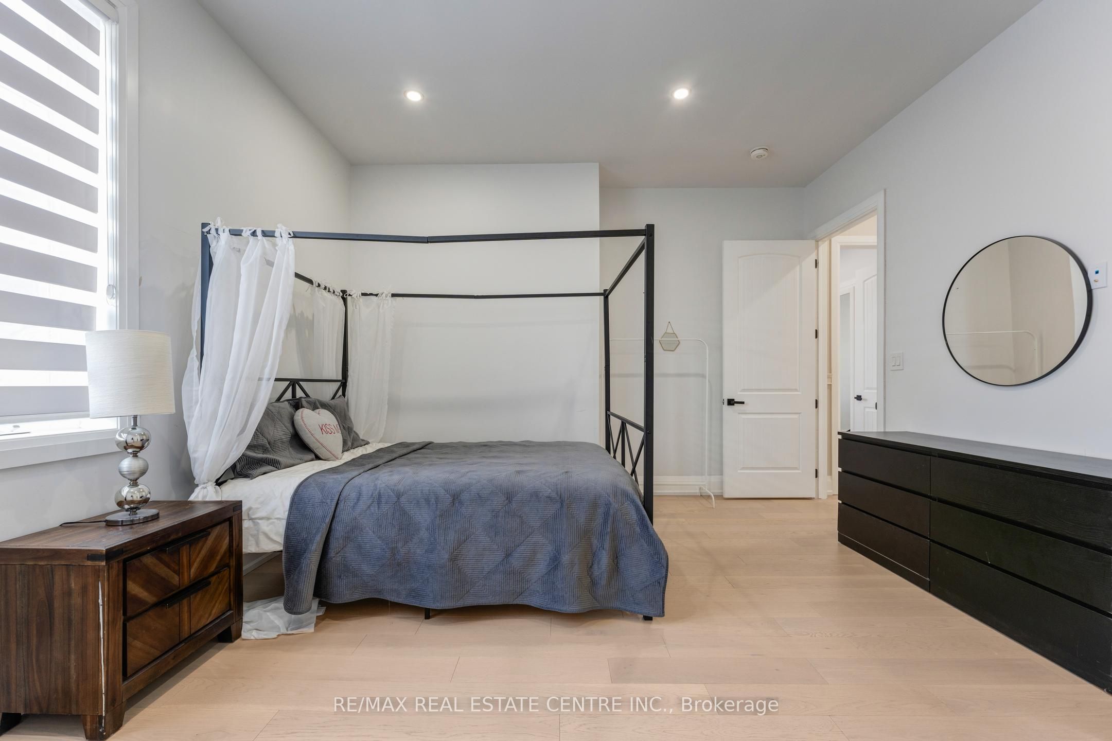 252 Paisley Boulevard W Property Photo 30