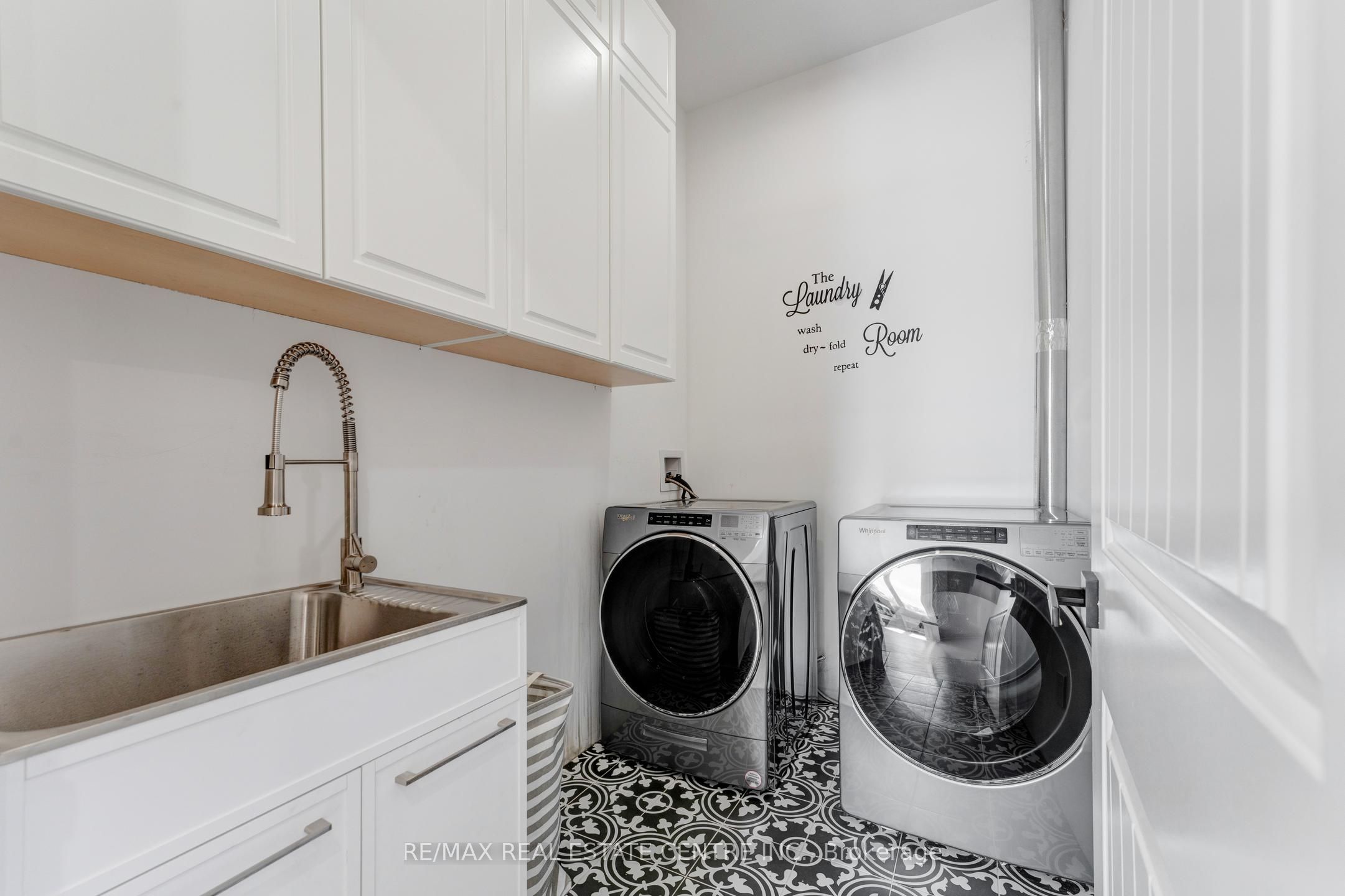 252 Paisley Boulevard W Property Photo 33