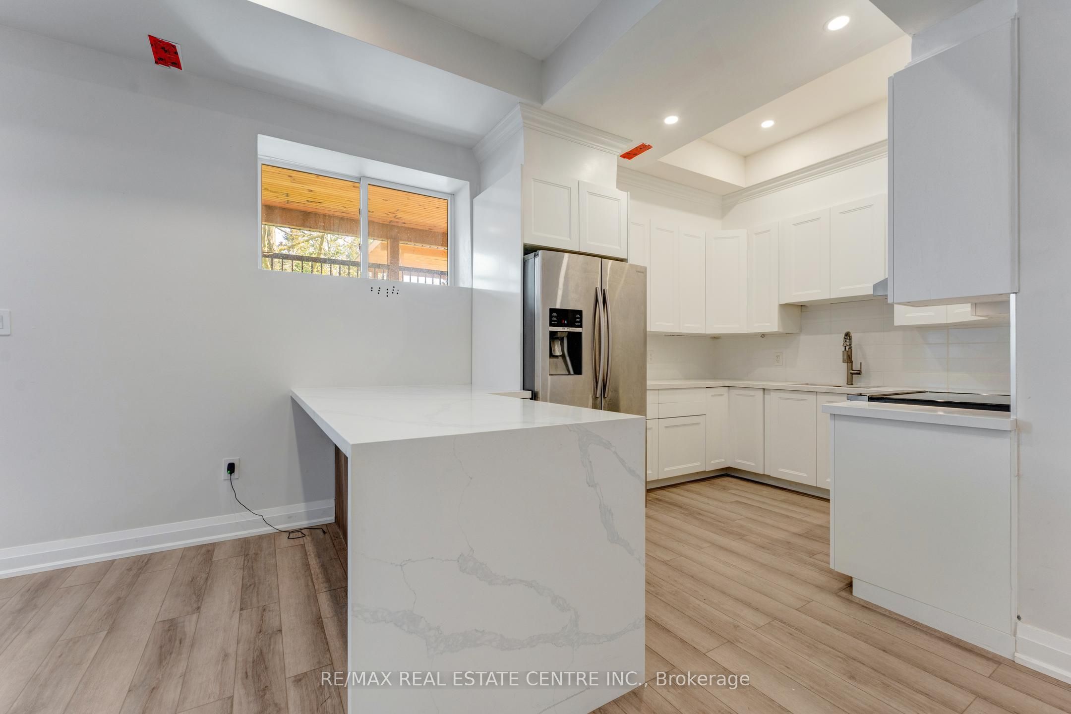 252 Paisley Boulevard W Property Photo 36