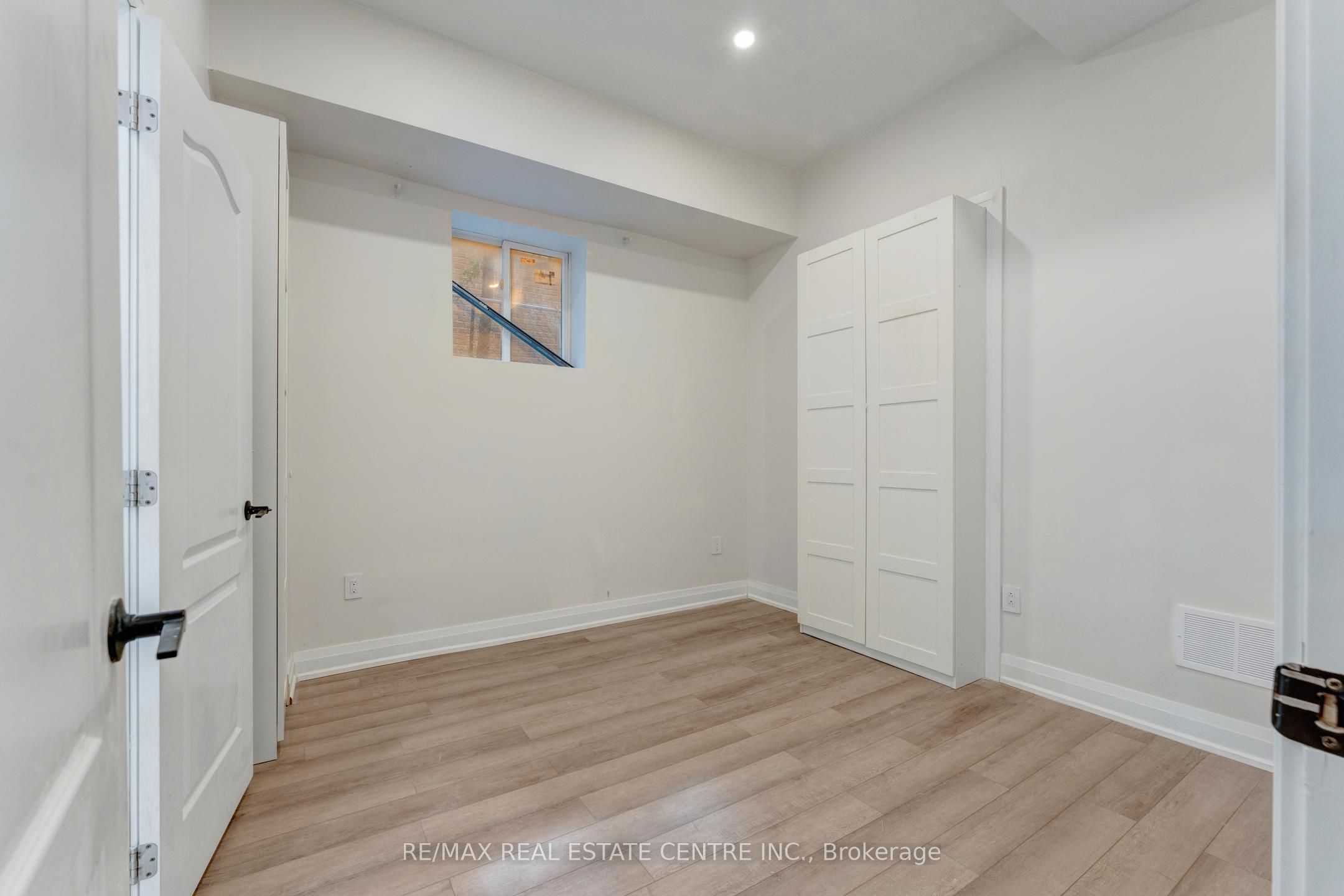 252 Paisley Boulevard W Property Photo 37