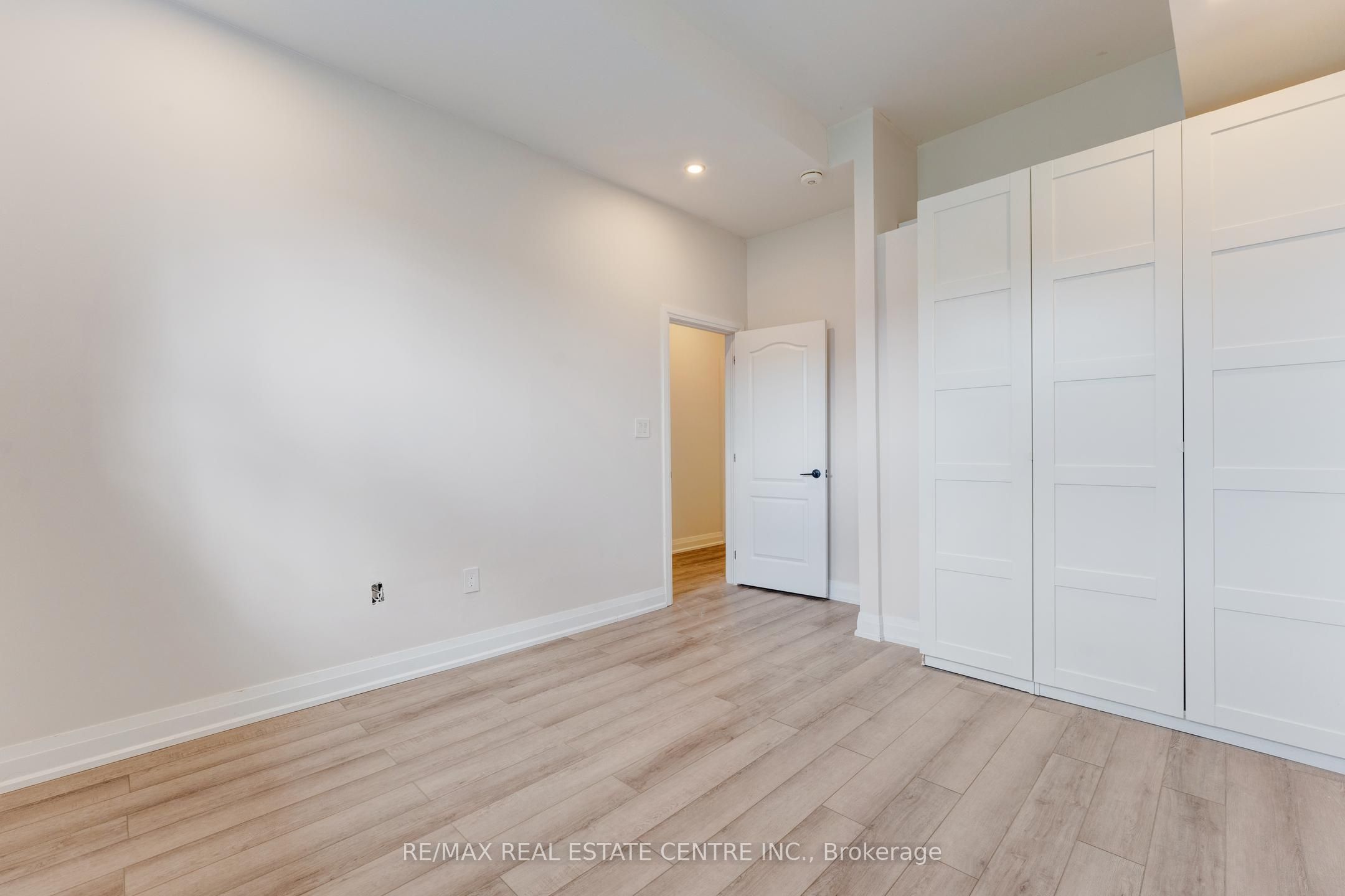 252 Paisley Boulevard W Property Photo 40