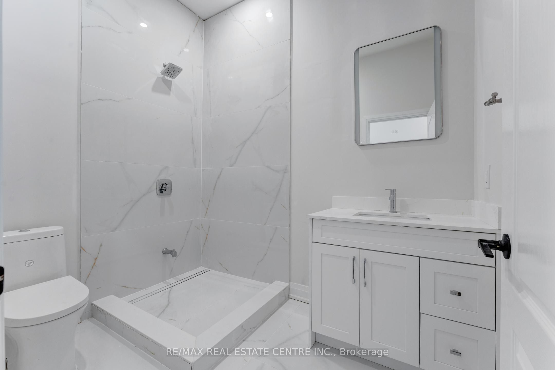 252 Paisley Boulevard W Property Photo 41