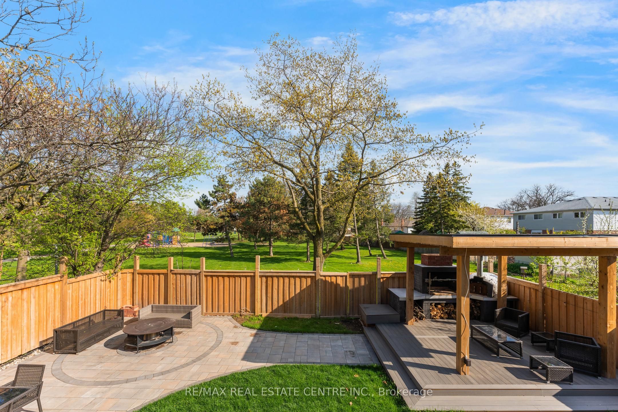 252 Paisley Boulevard W Property Photo 47