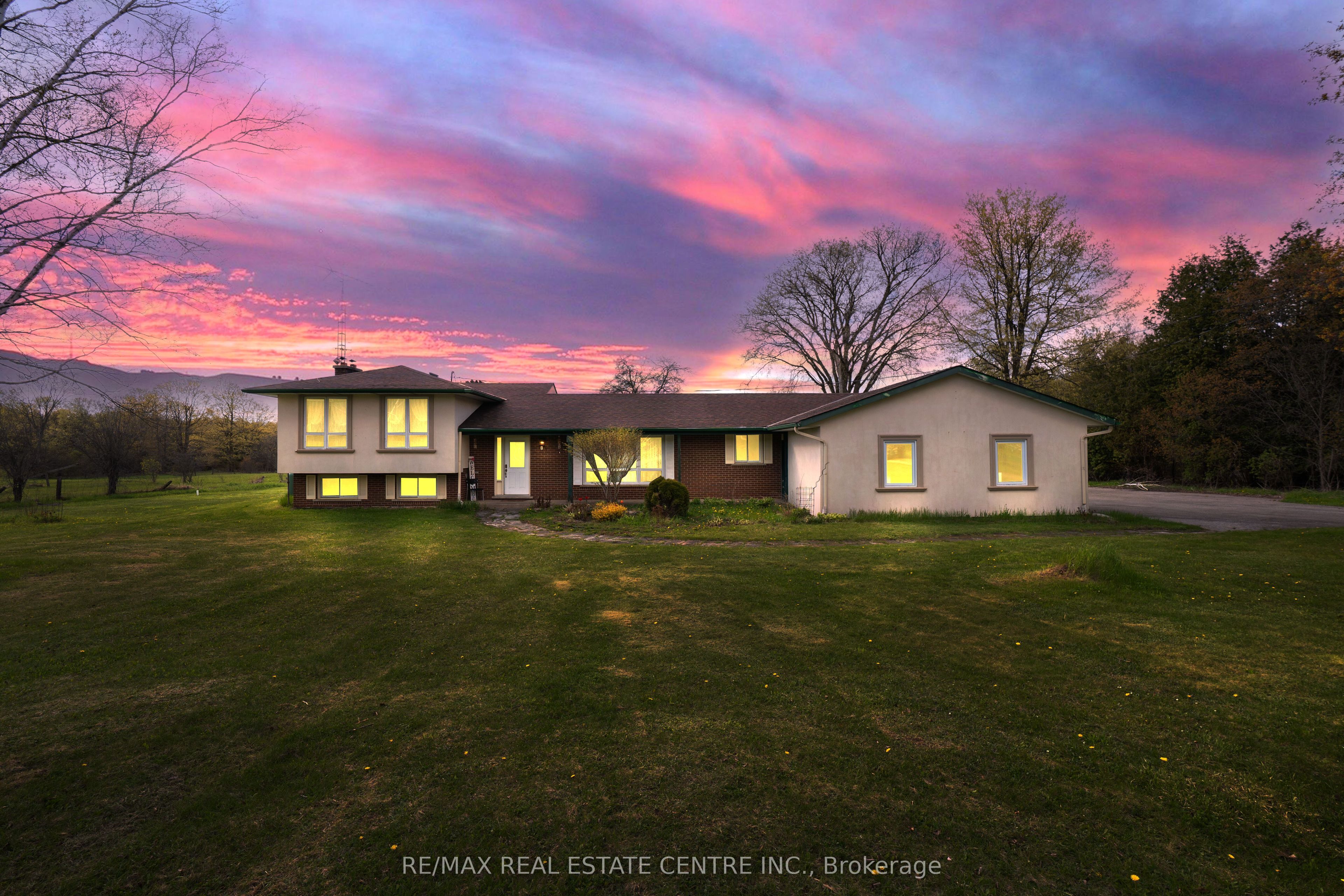 6649 25 Side Road Property Photo 1