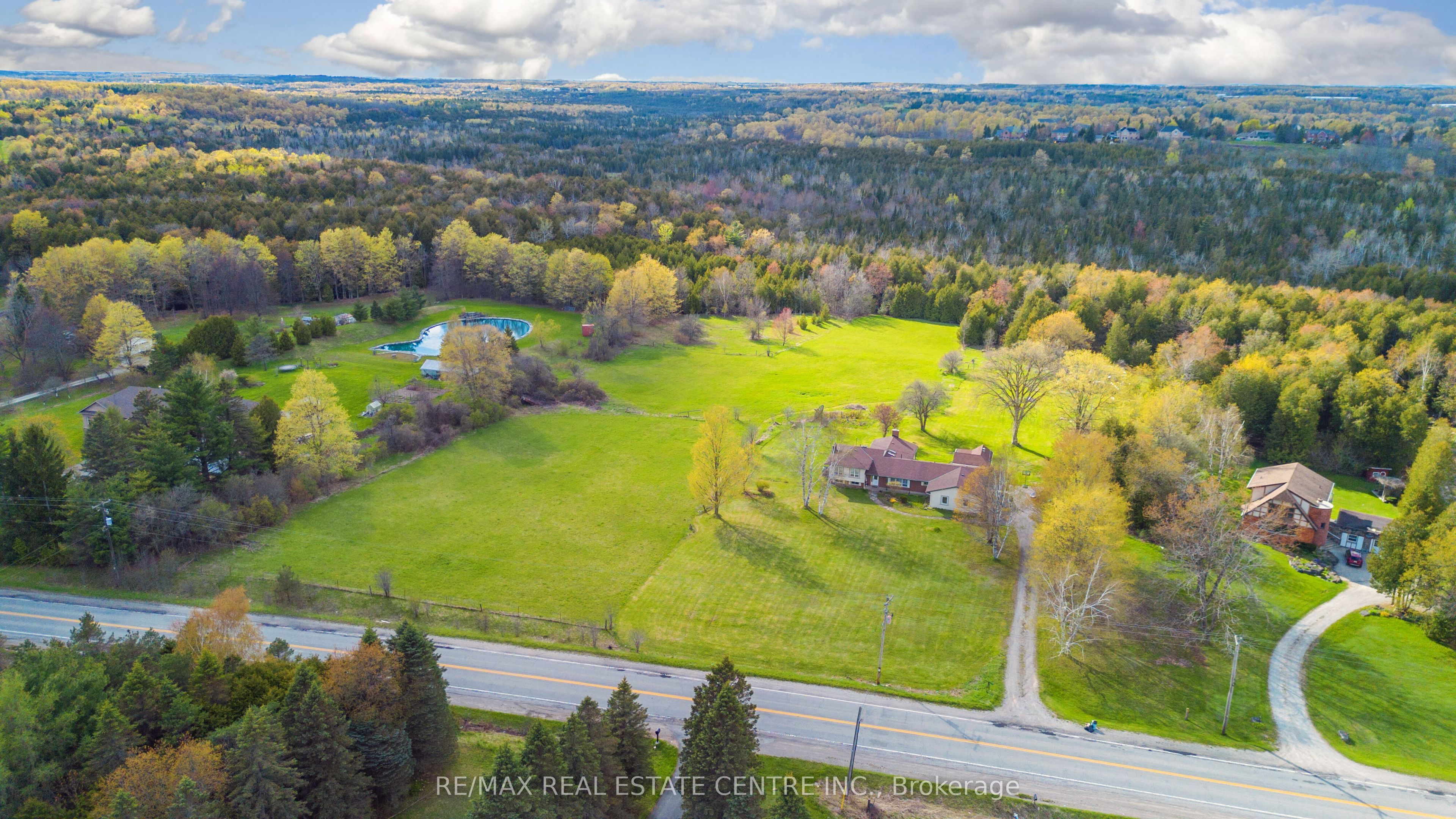 6649 25 Side Road Property Photo 3
