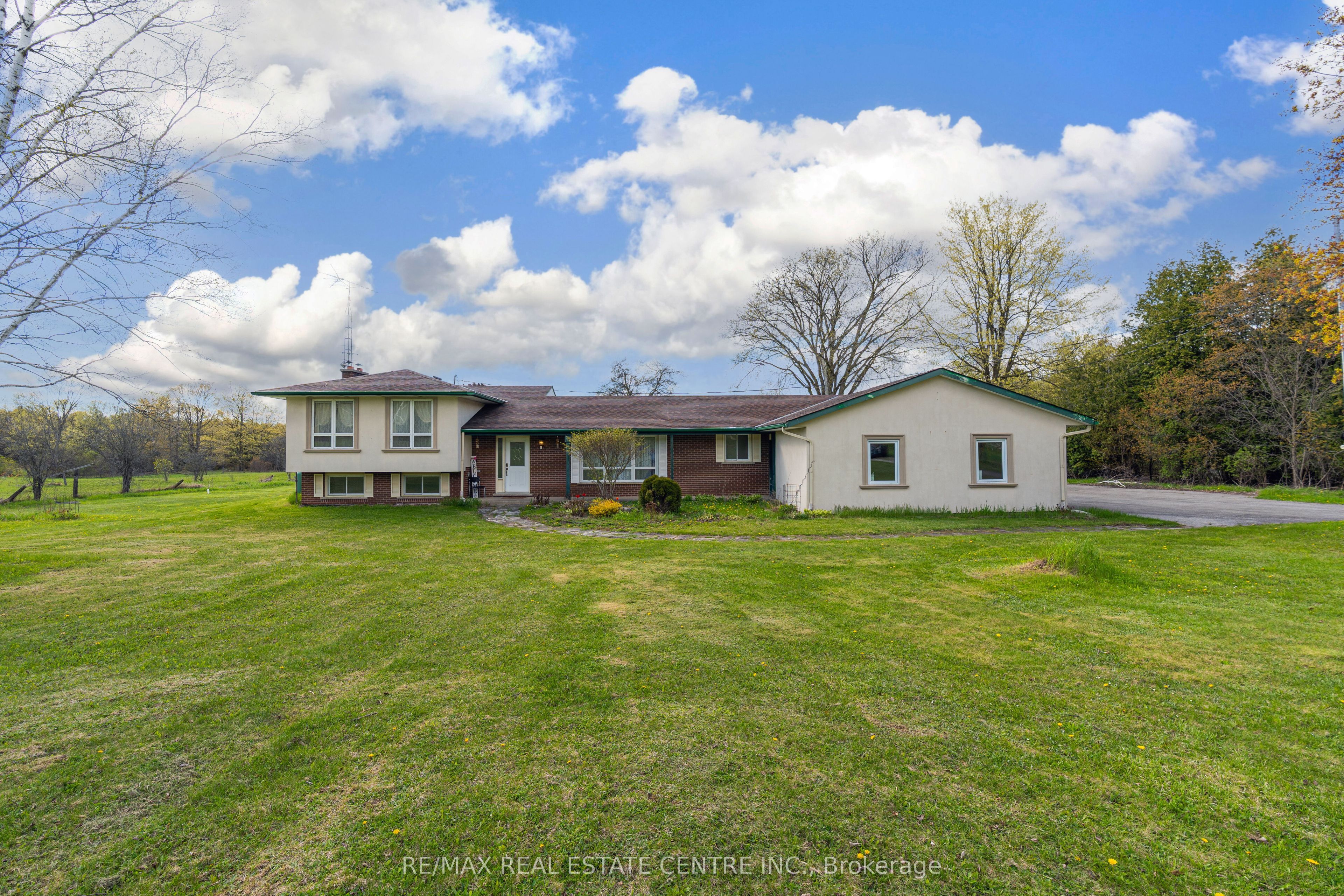 6649 25 Side Road Property Photo 4