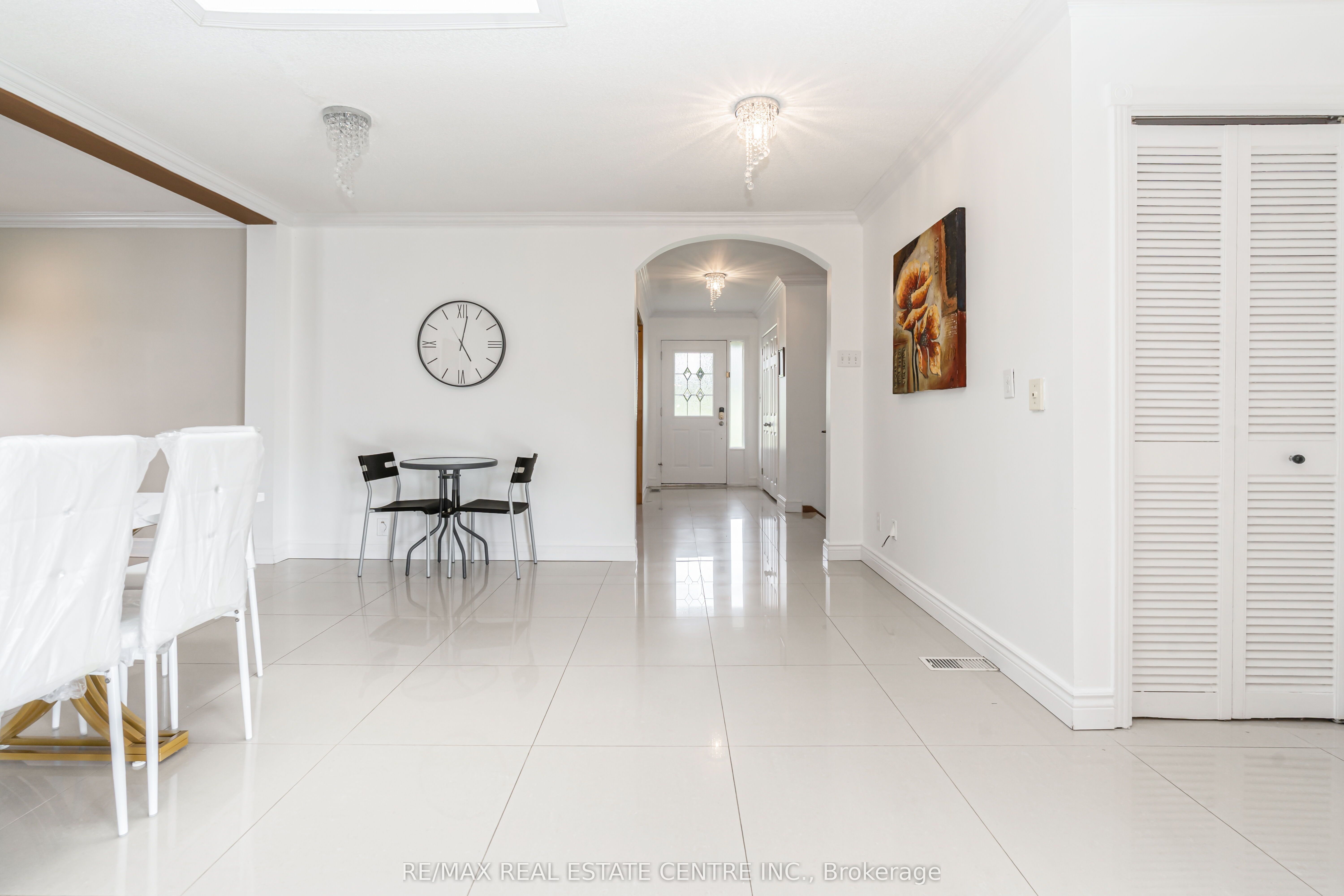 6649 25 Side Road Property Photo 9