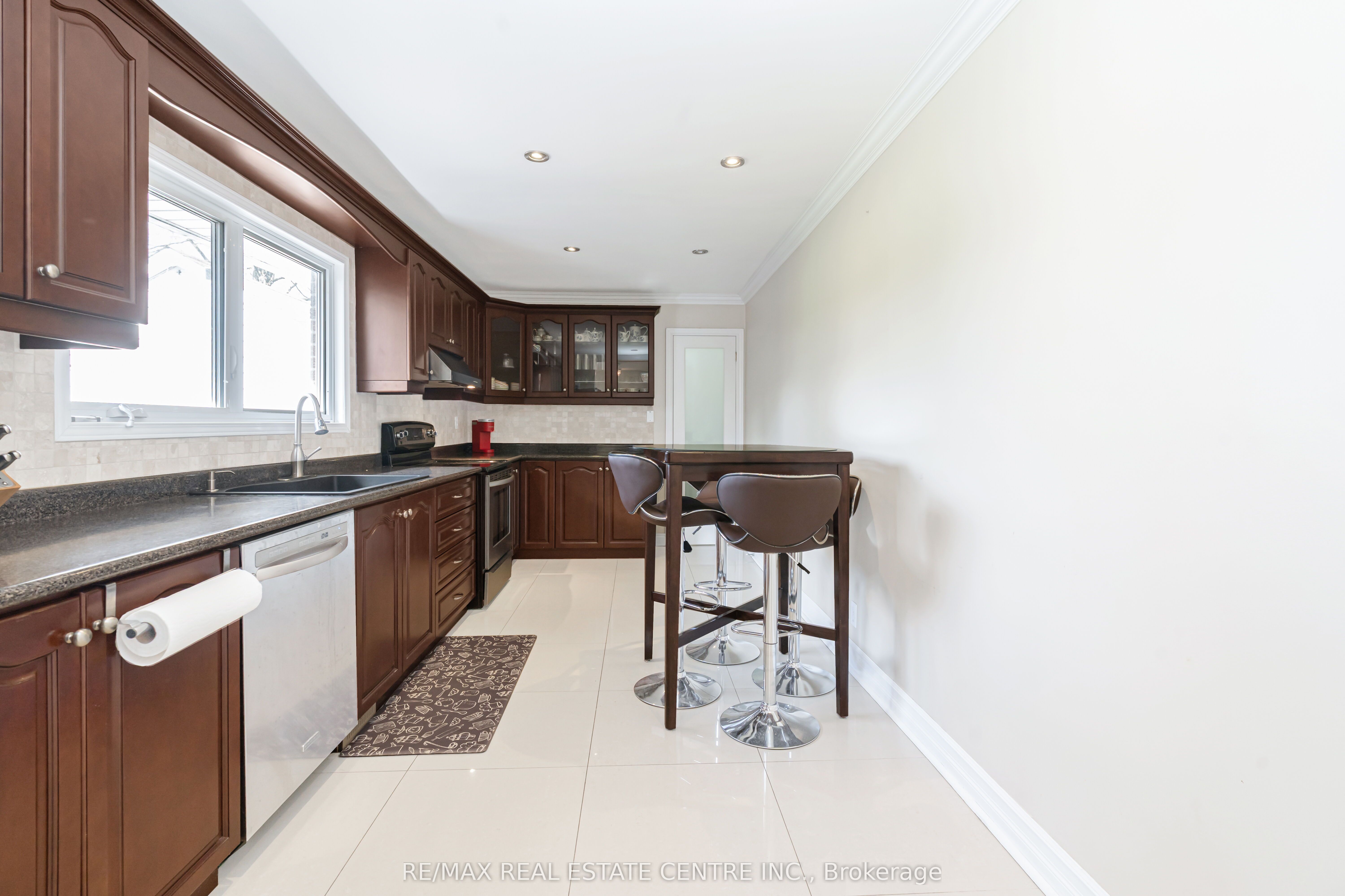 6649 25 Side Road Property Photo 18