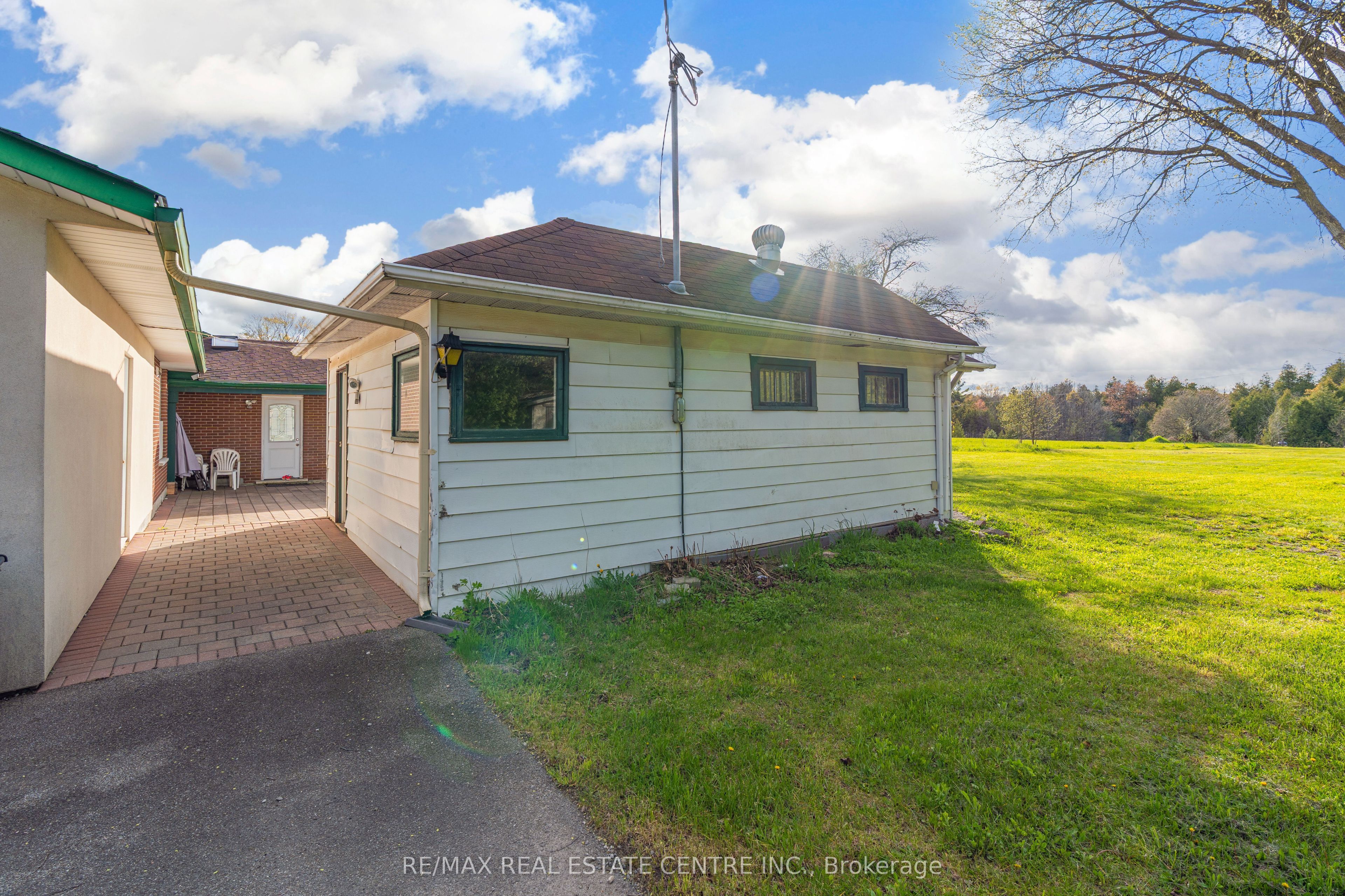 6649 25 Side Road Property Photo 40