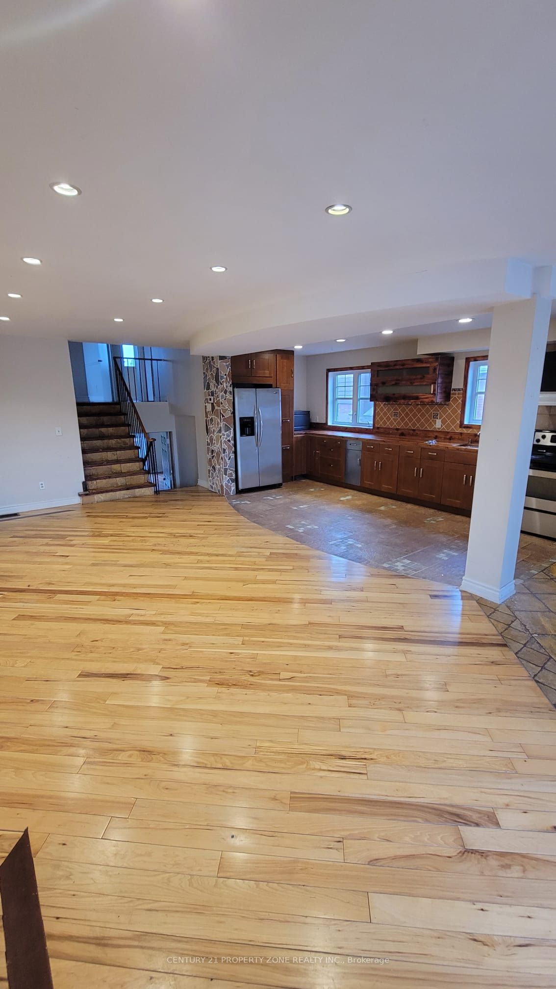 44 Rotherglen (Main) Court Property Photo 1
