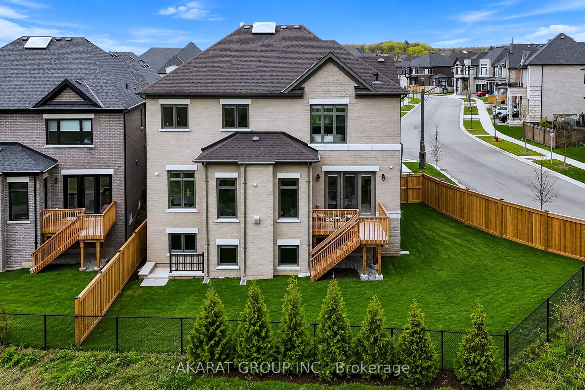1283 Meadowside Path Property Photo 3