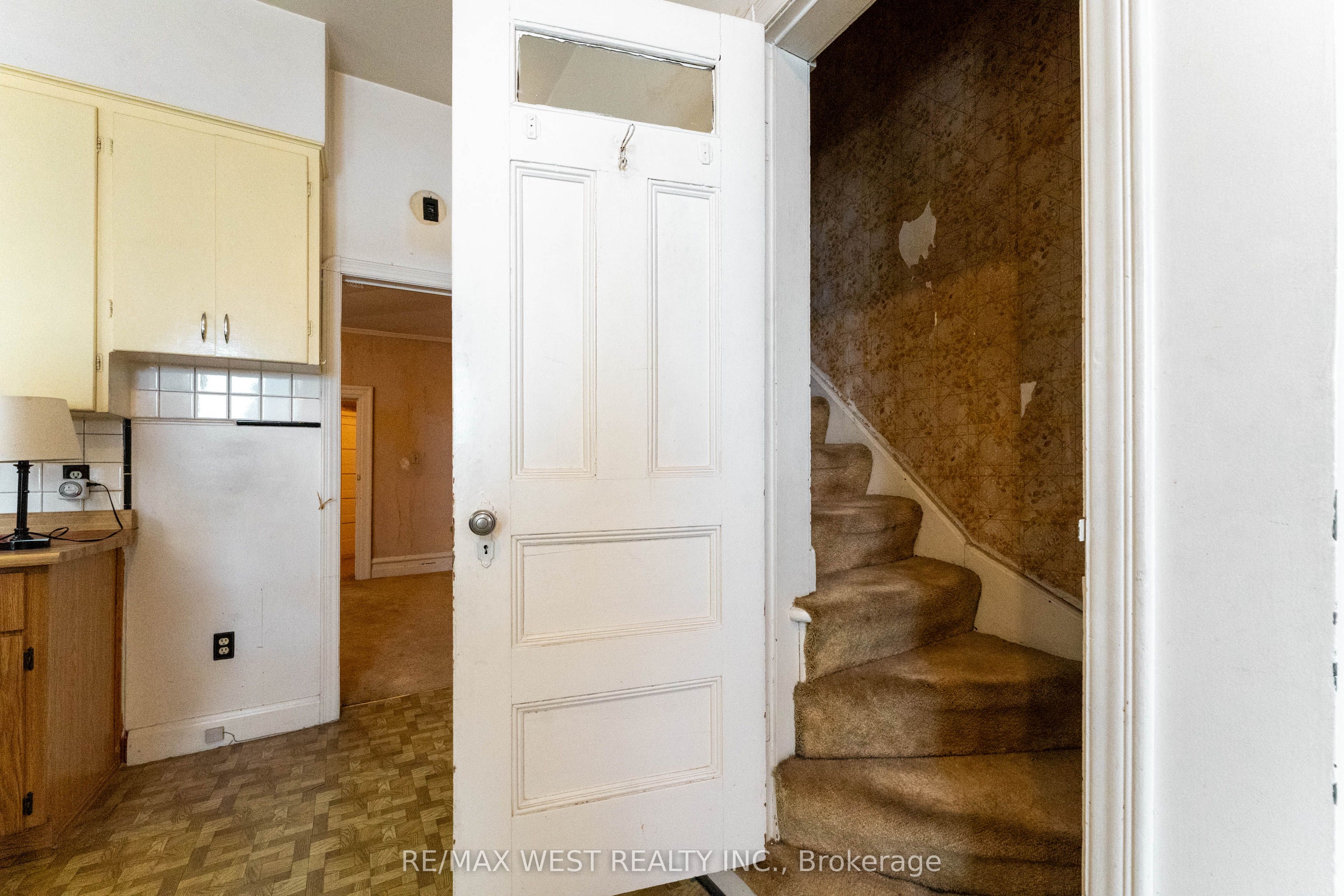 1311 King Street W Property Photo 19