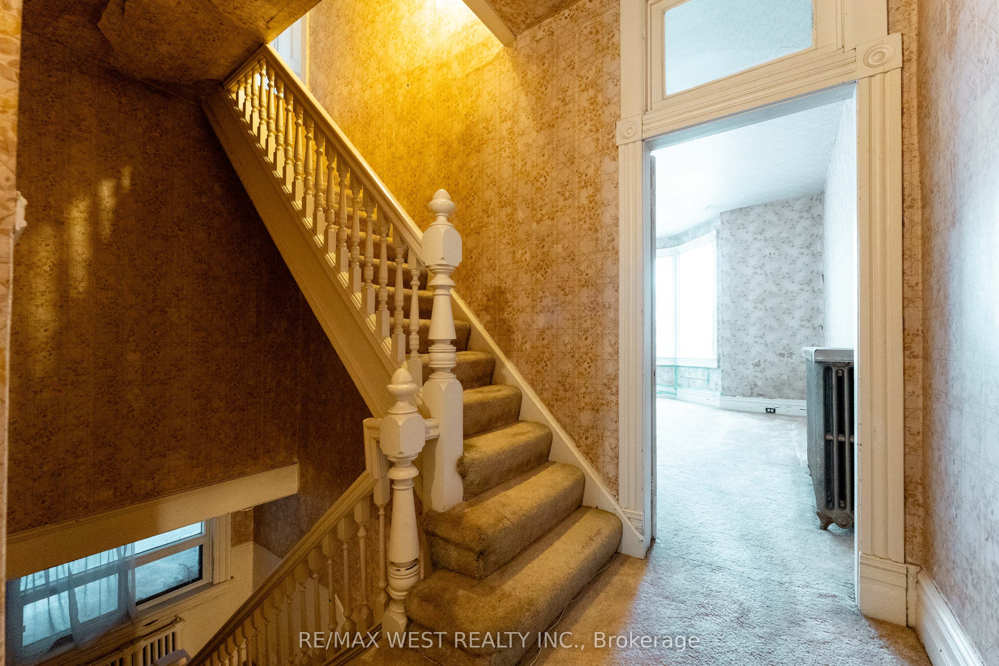 1311 King Street W Property Photo 29