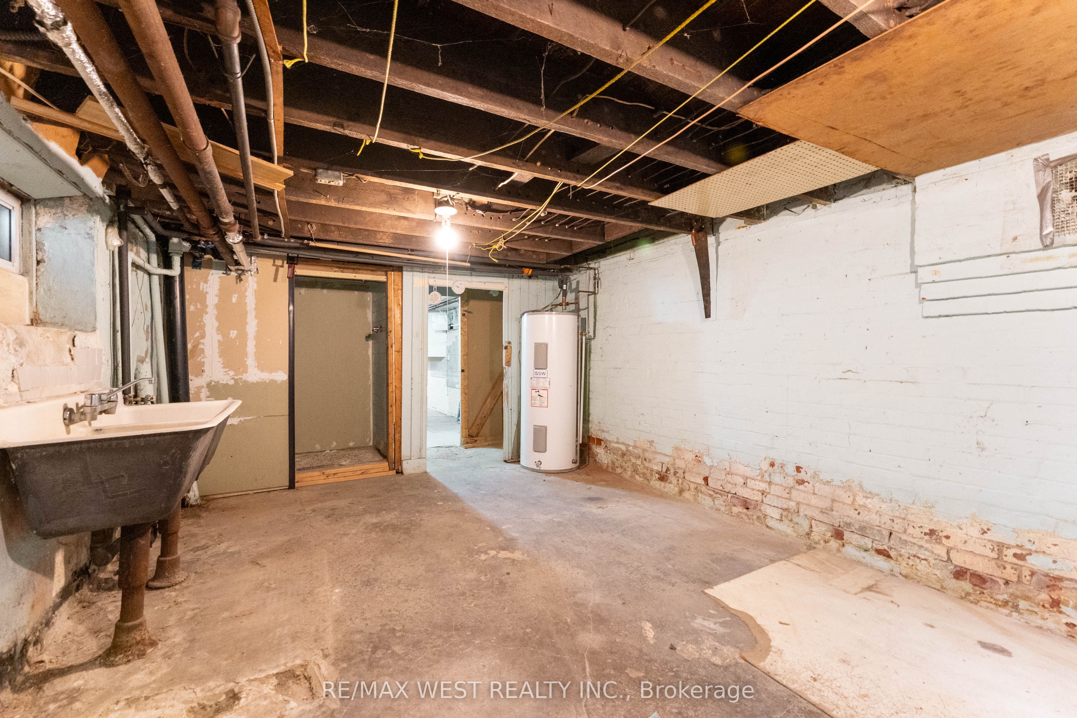 1311 King Street W Property Photo 43