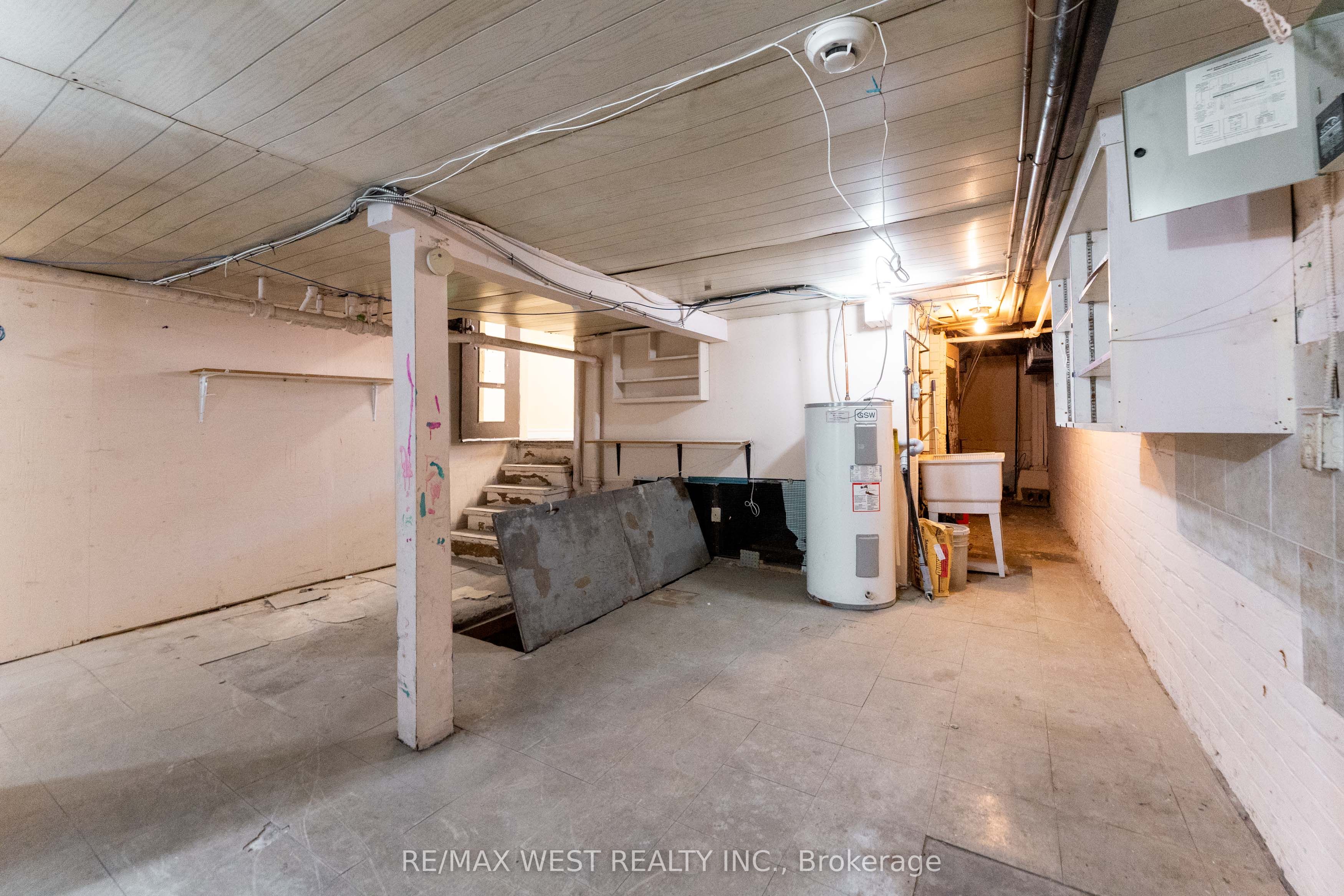 1311 King Street W Property Photo 44