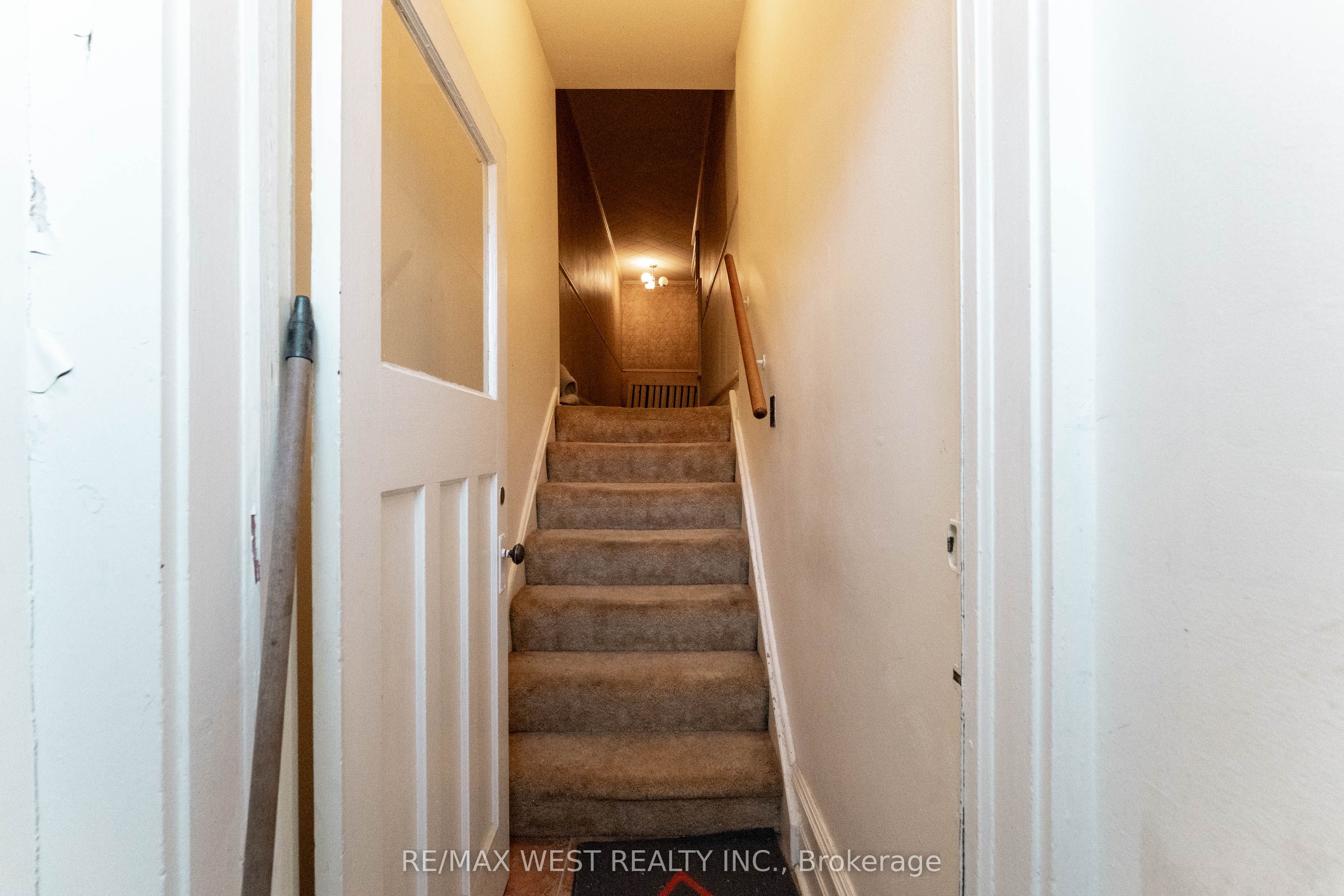1311 King Street W Property Photo 3
