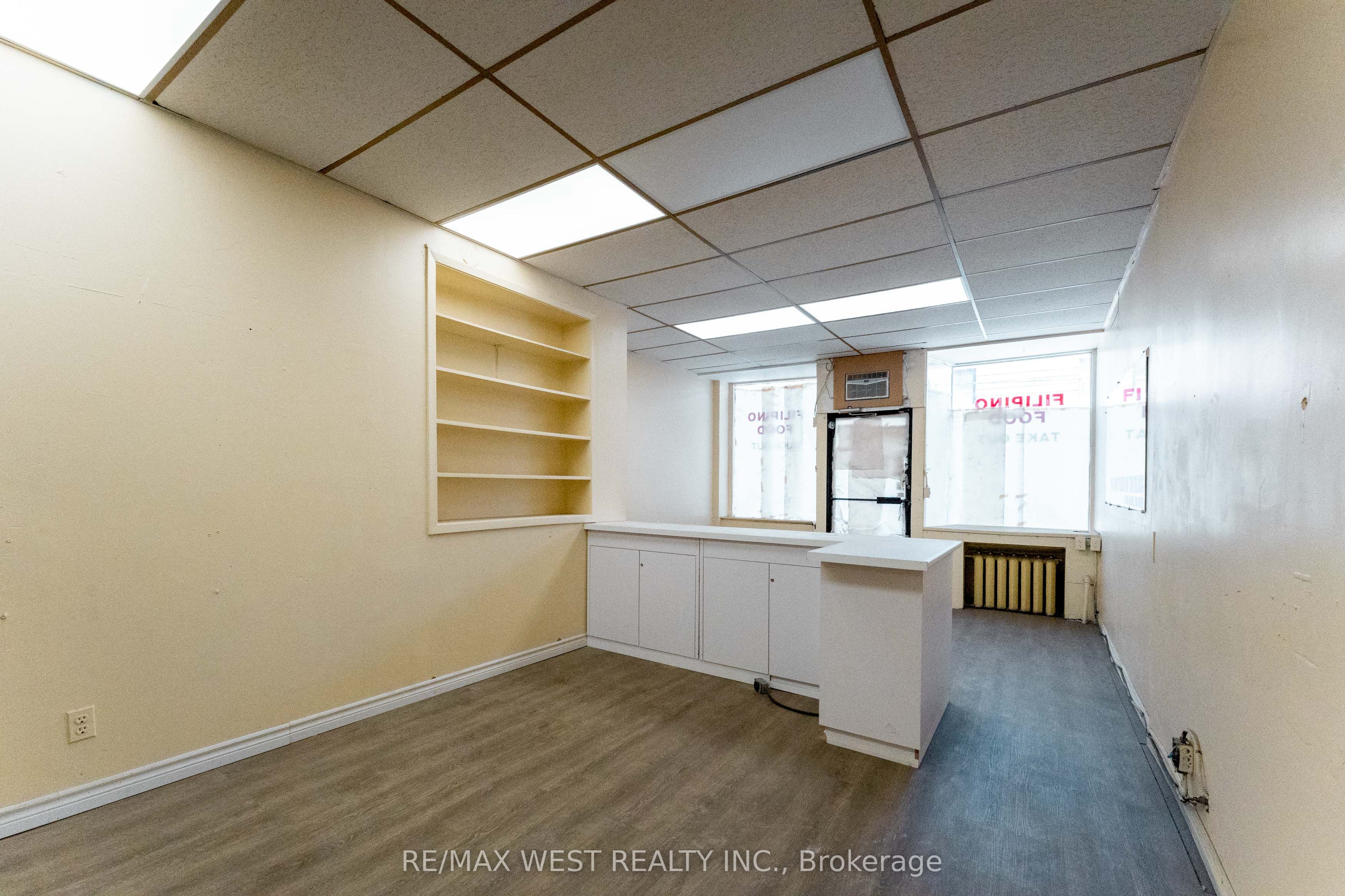 1311 King Street W Property Photo 14