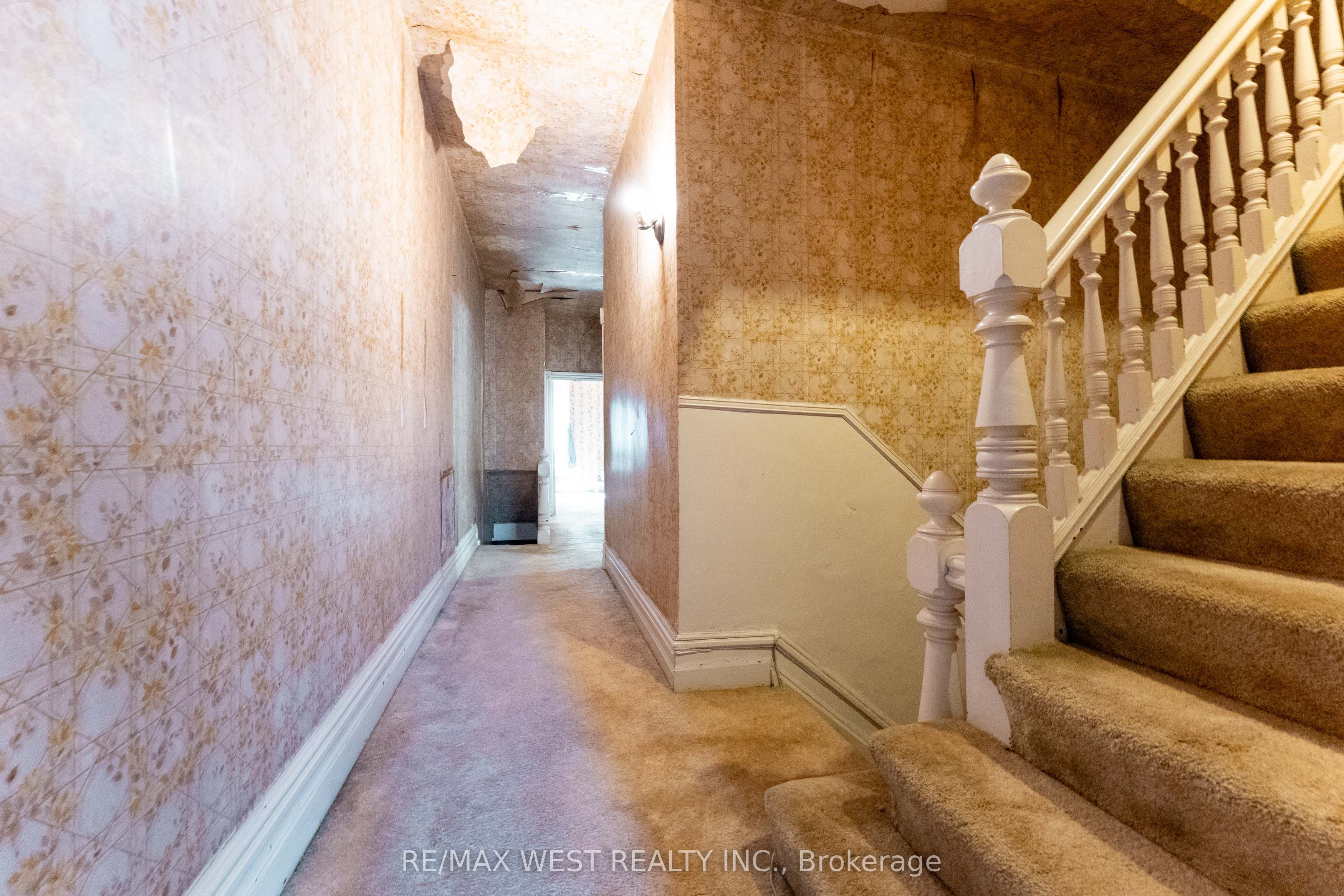 1311 King Street W Property Photo 19